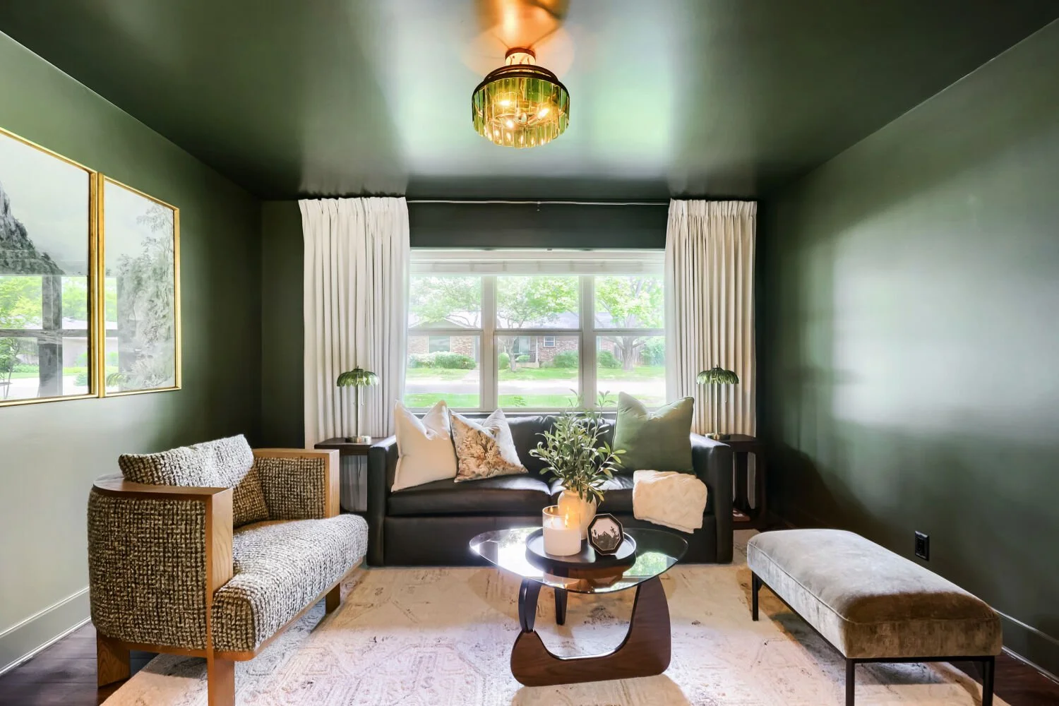 1702 E. 18th Street - Web Quality - 004 - 04 Living Room.jpg