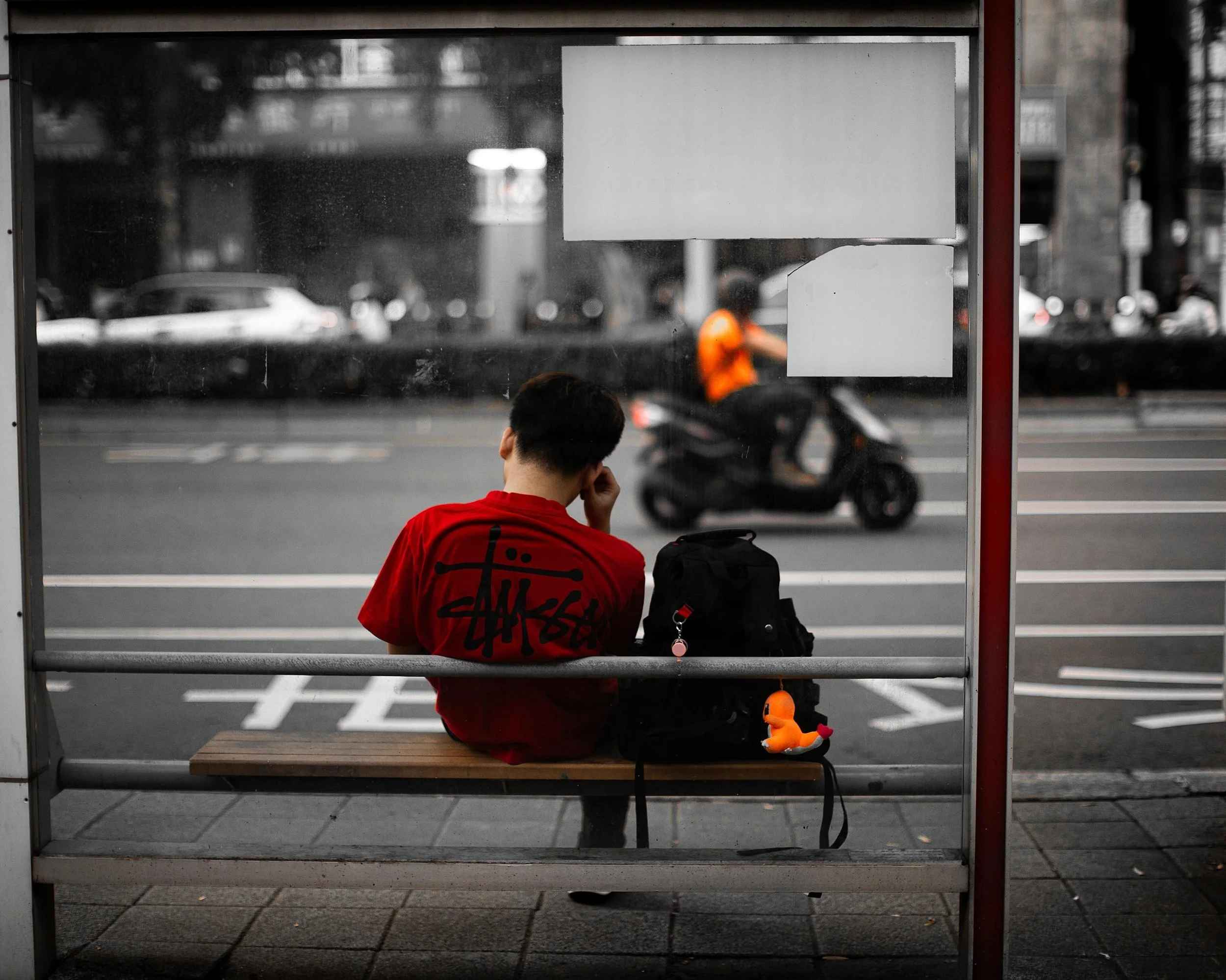 A dialogue between red and orange in an urban monochrome

📍Taipei, Taiwan 台北、台灣 🇹🇼

#taipeistreetphotography #streetphotography #redandorange #waitingpatiently #catchingthemoment