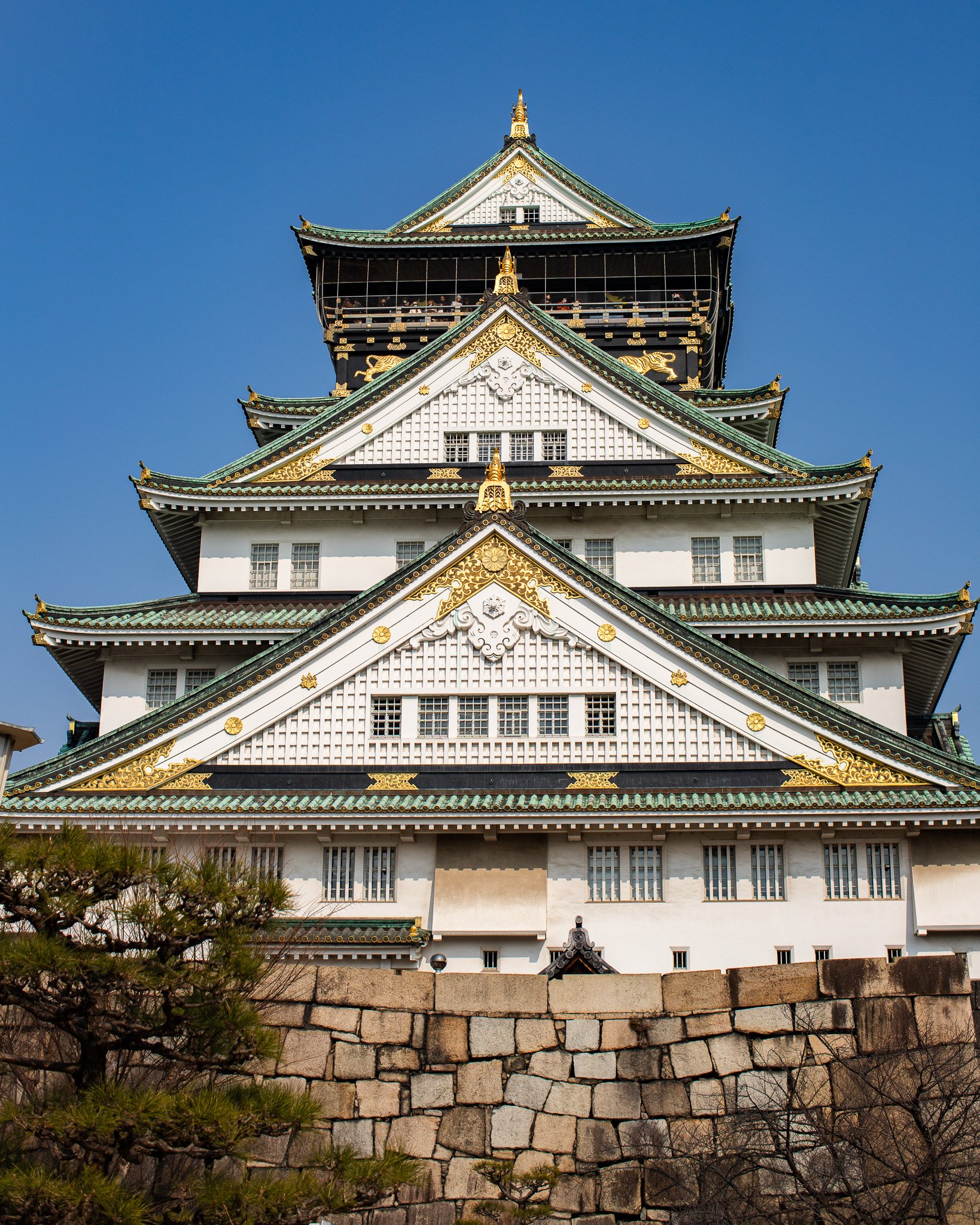 kushphoto-osaka-osaka-castle-facade-sky-2025.jpg