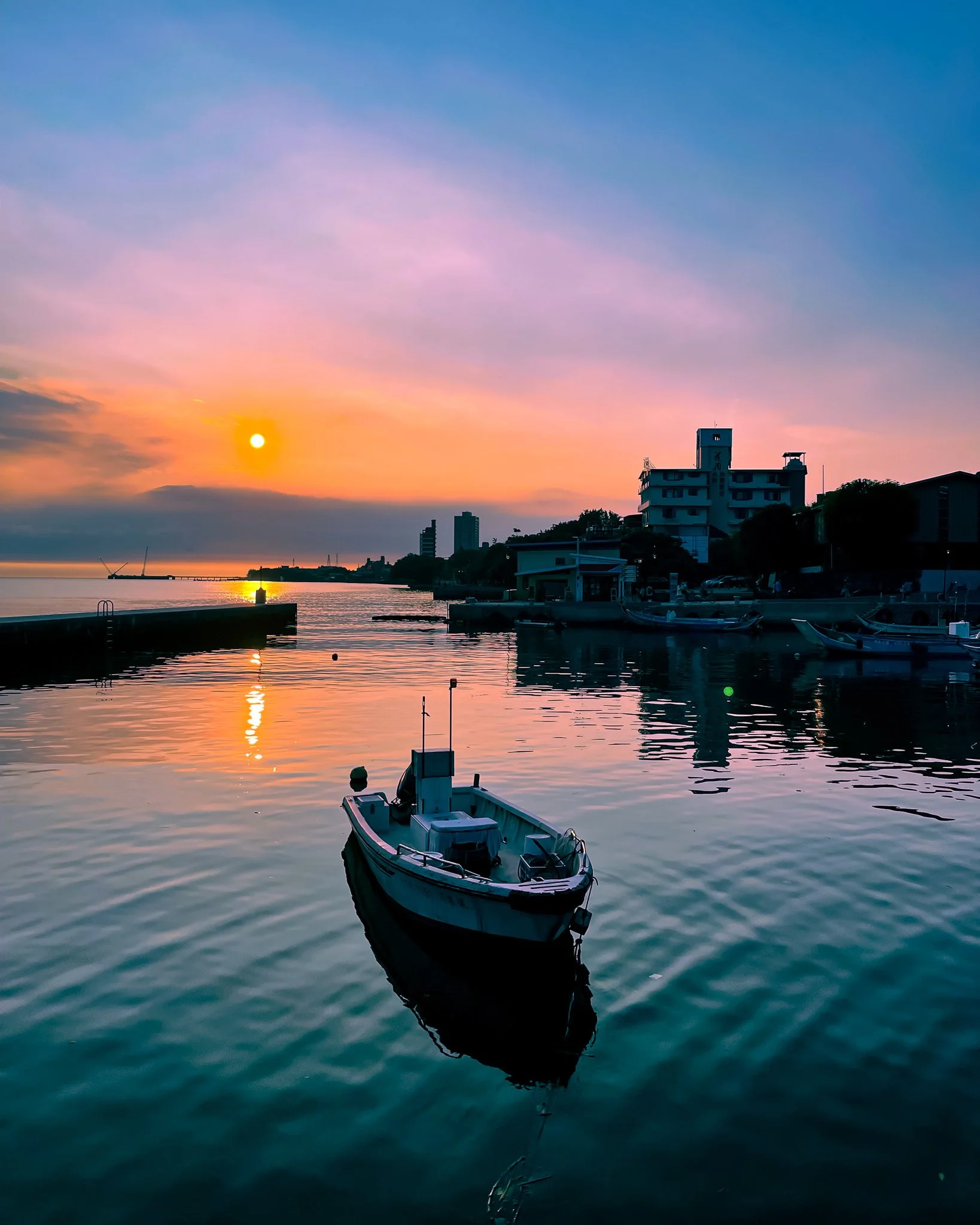 kushphoto-tamsui-fishing-boat-harbor-sunset-2022.jpg