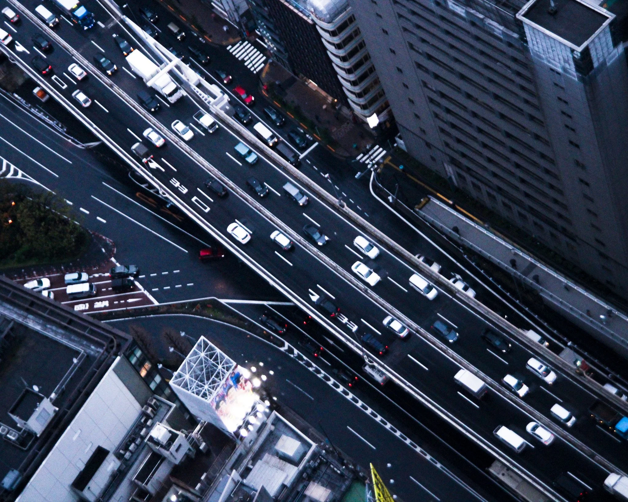 kushphoto-japan-aerial-highway-traffic-crossing-2023.jpg
