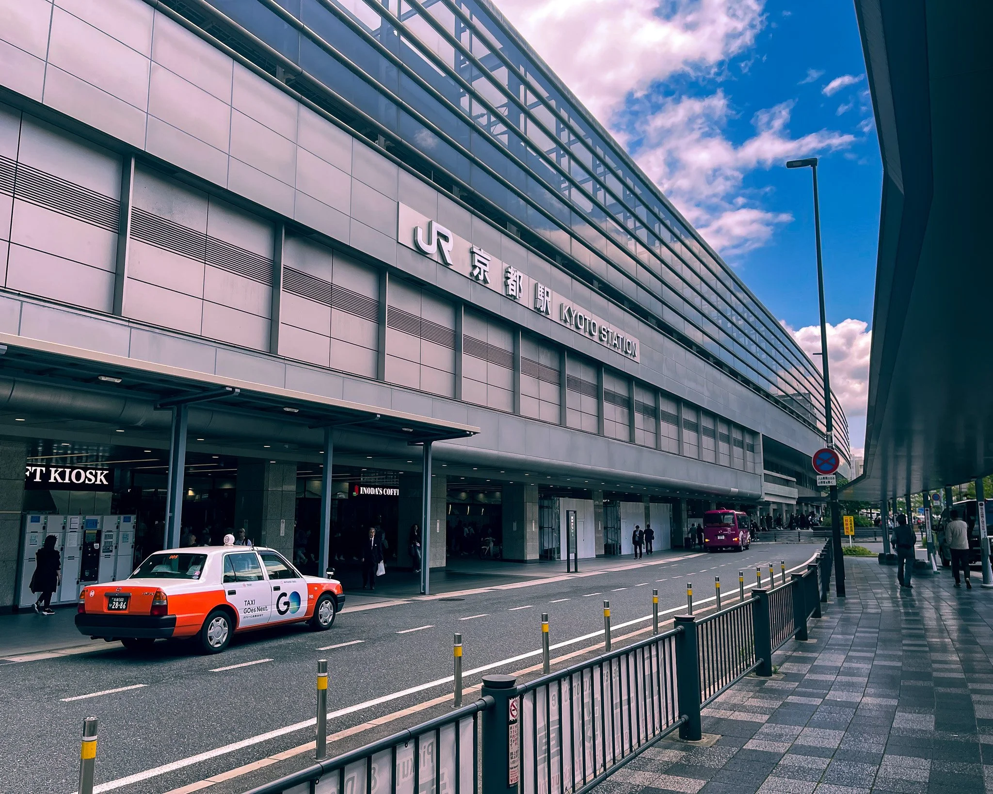 kushphoto-kyoto-kyoto-station-taxi-2024.jpg