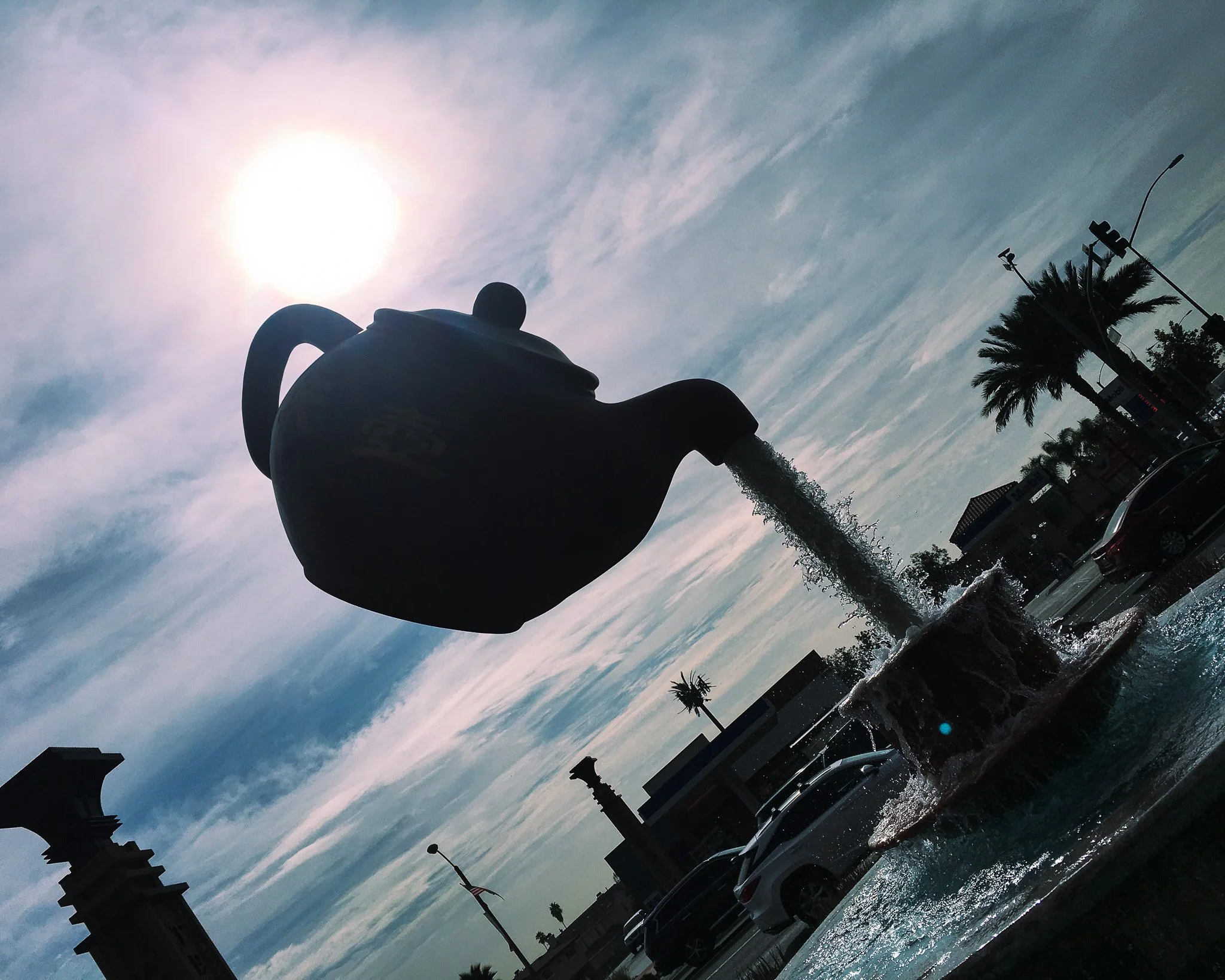 kushphoto-usa-teapot-fountain-silhouette-2017.jpg