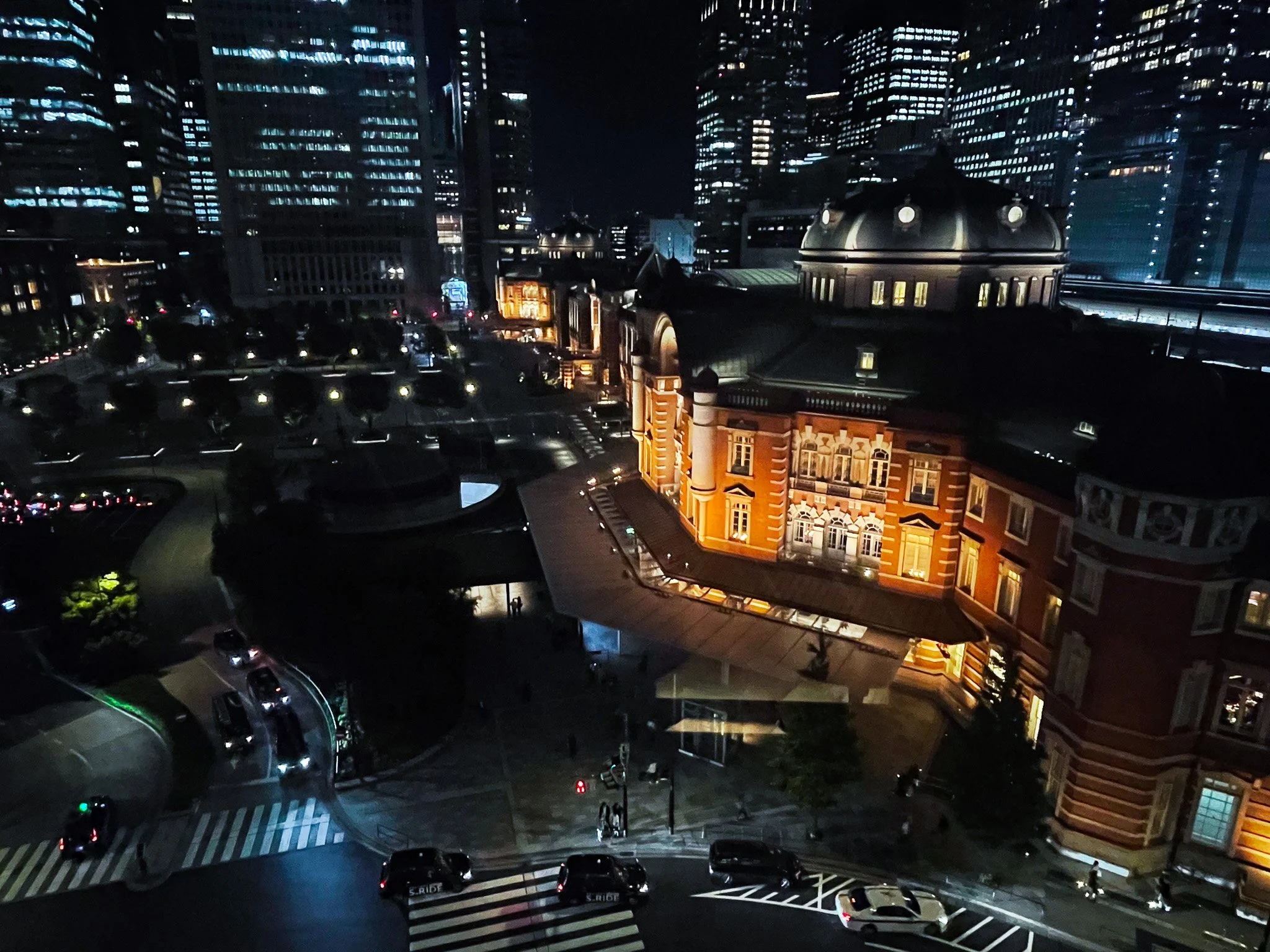 kushphoto-tokyo-tokyo-station-aerial-night-2024.jpg