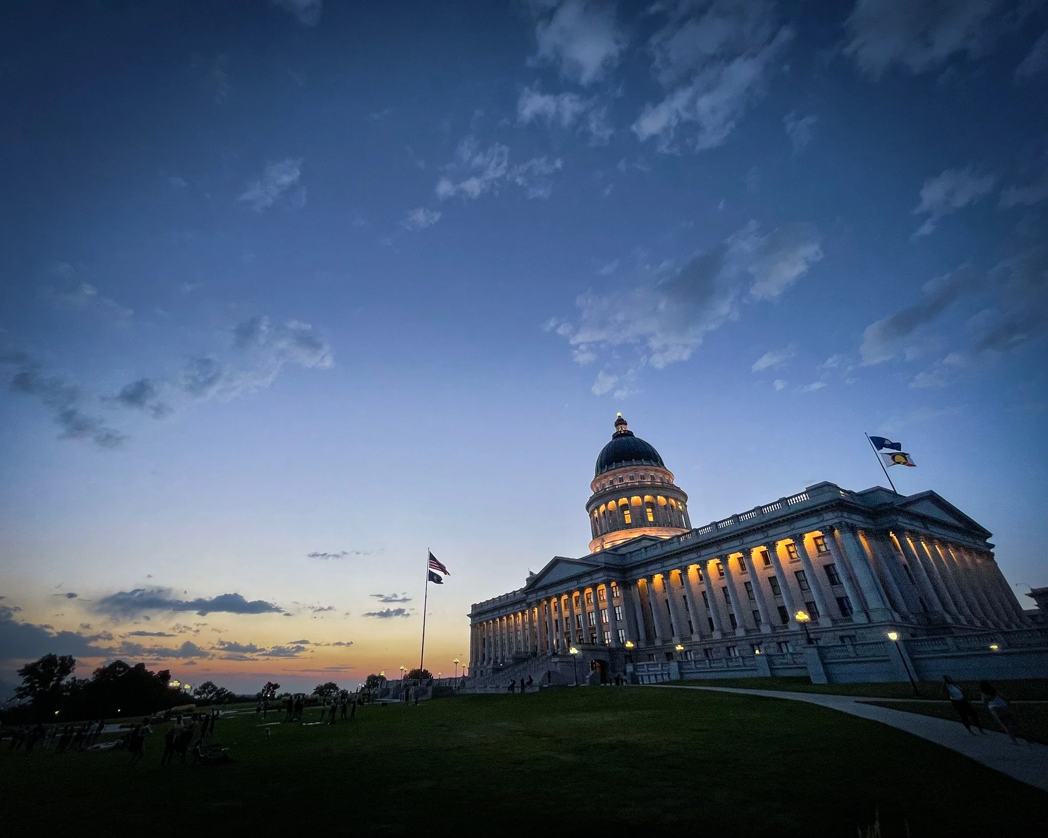 kushphoto-salt-lake-city-capitol-building-sunset-flags-2021.jpg