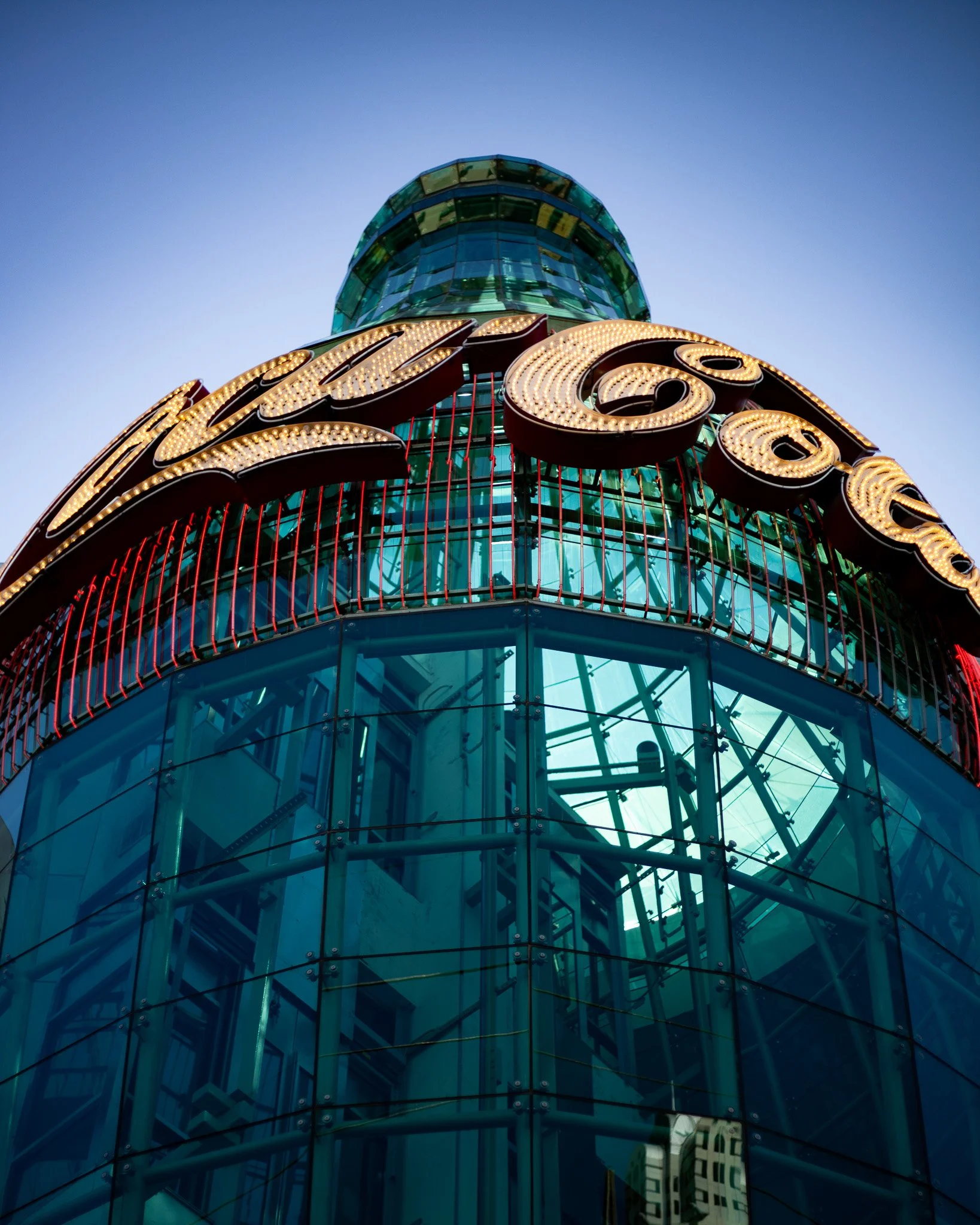 kushphoto-usa-neon-marquee-glass-tower-2023.jpg
