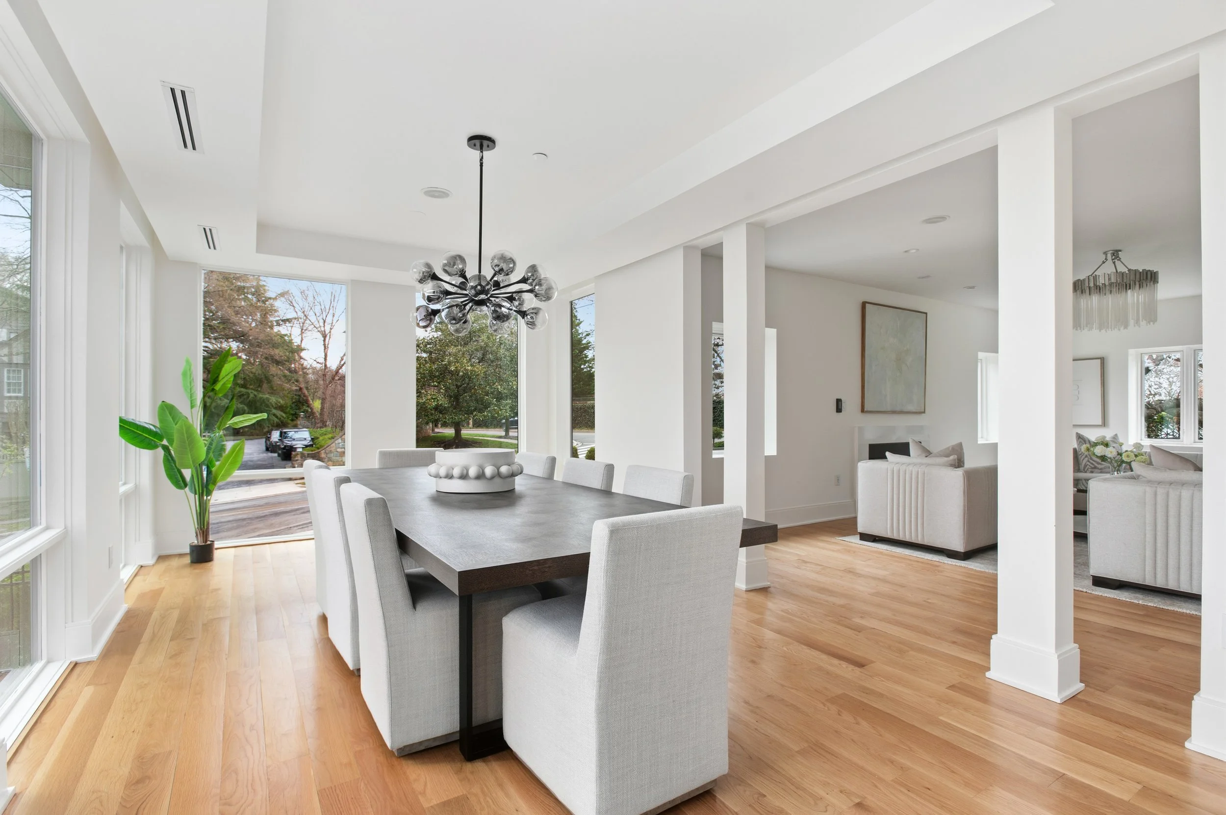 17-3001FoxhallRdNW0516.jpg