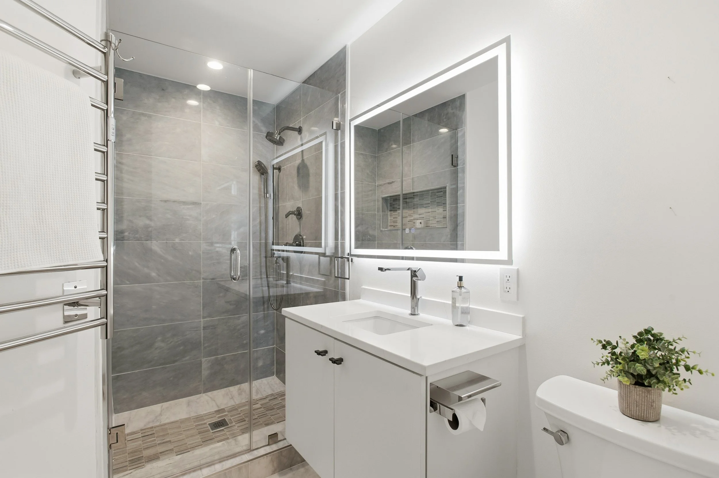47-3001FoxhallRdNW0546.jpg