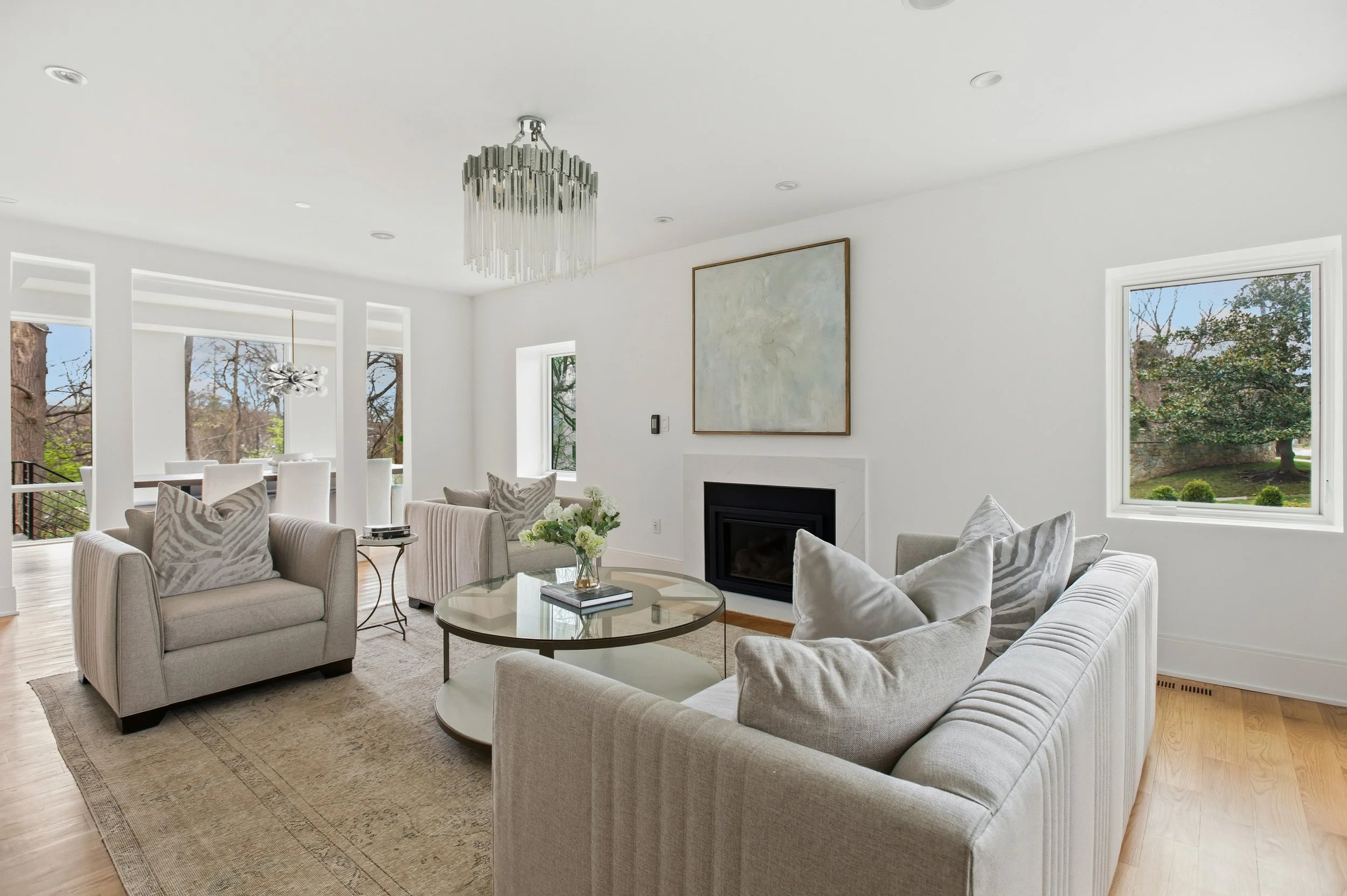 11-3001FoxhallRdNW0510.jpg