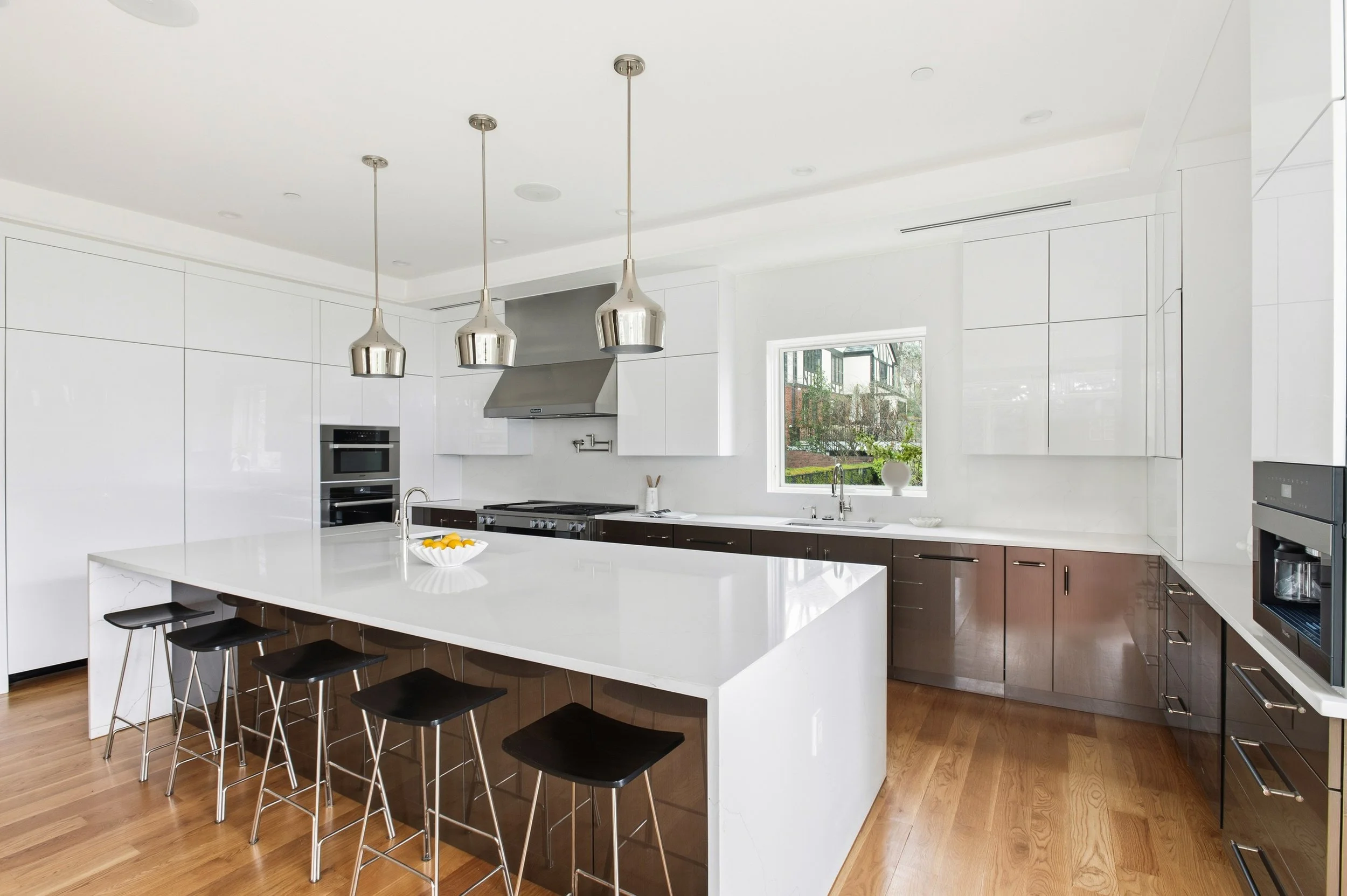 37-3001FoxhallRdNW0536.jpg