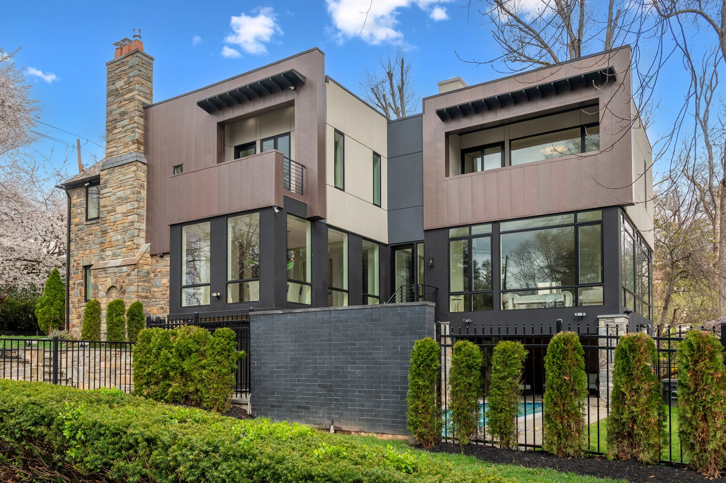 933001foxhallrdnw0592.jpg
