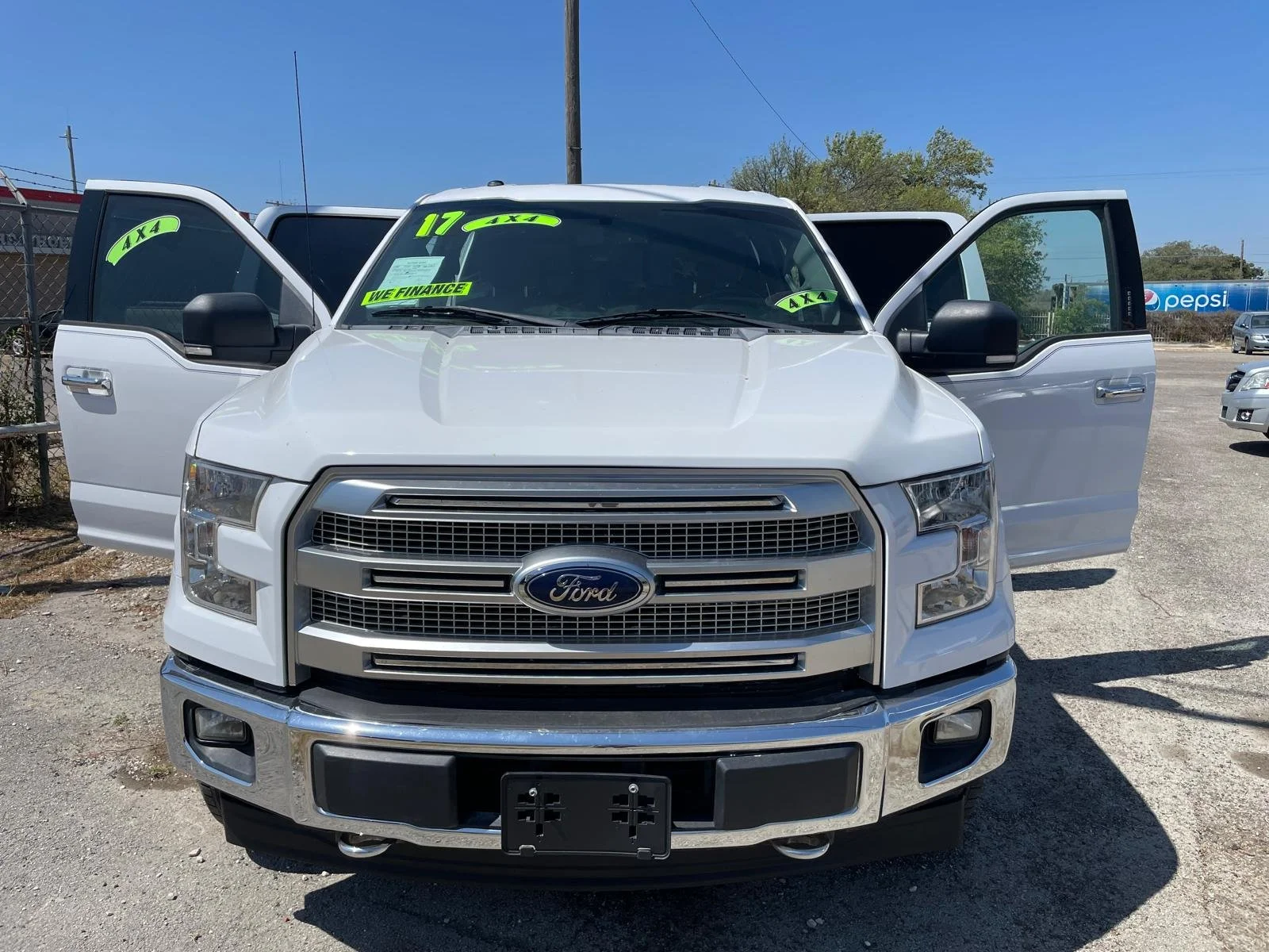 2017 Ford F-150  (4X4)