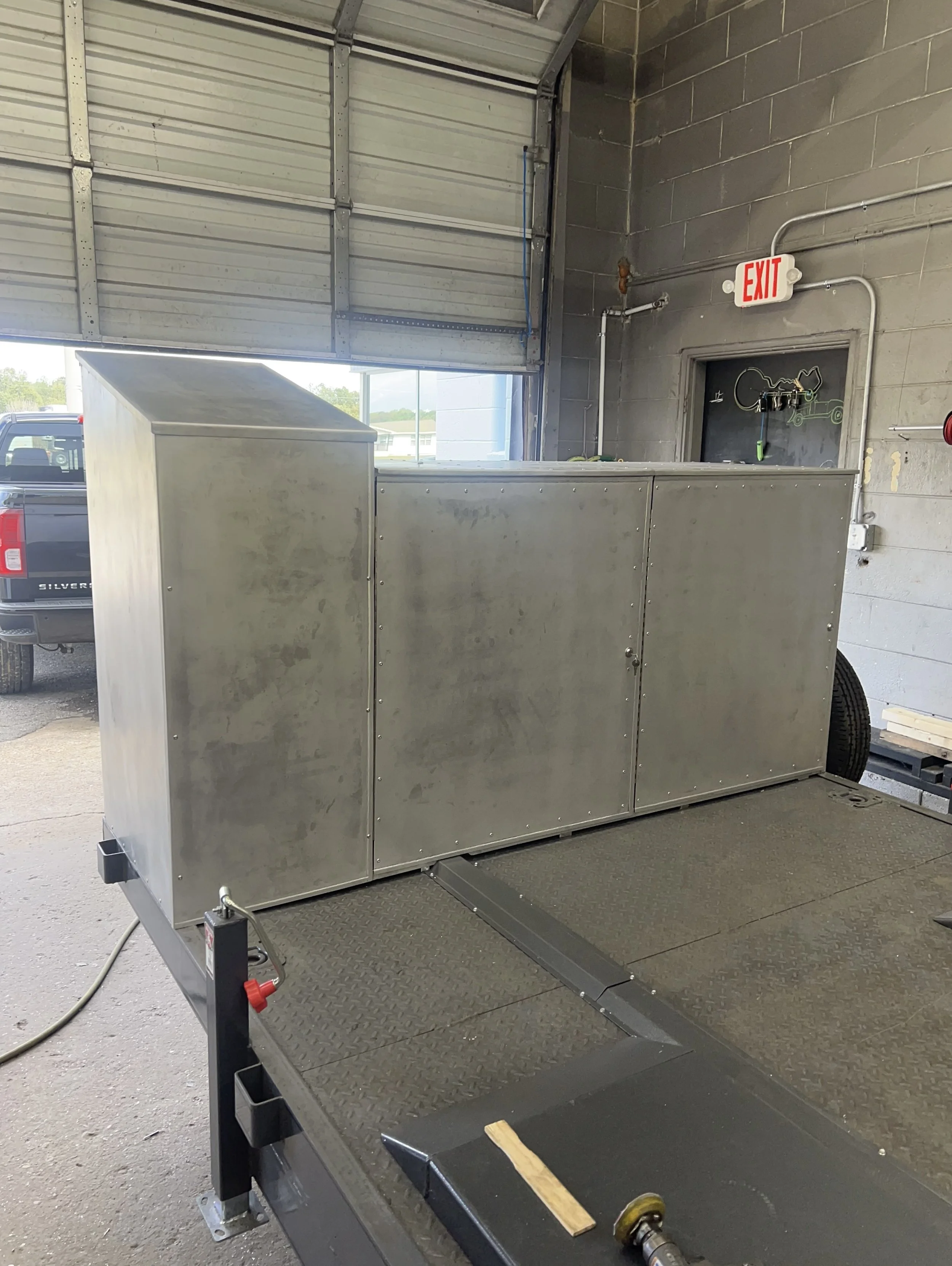 LIFT TRAILER CABINET2.jpeg