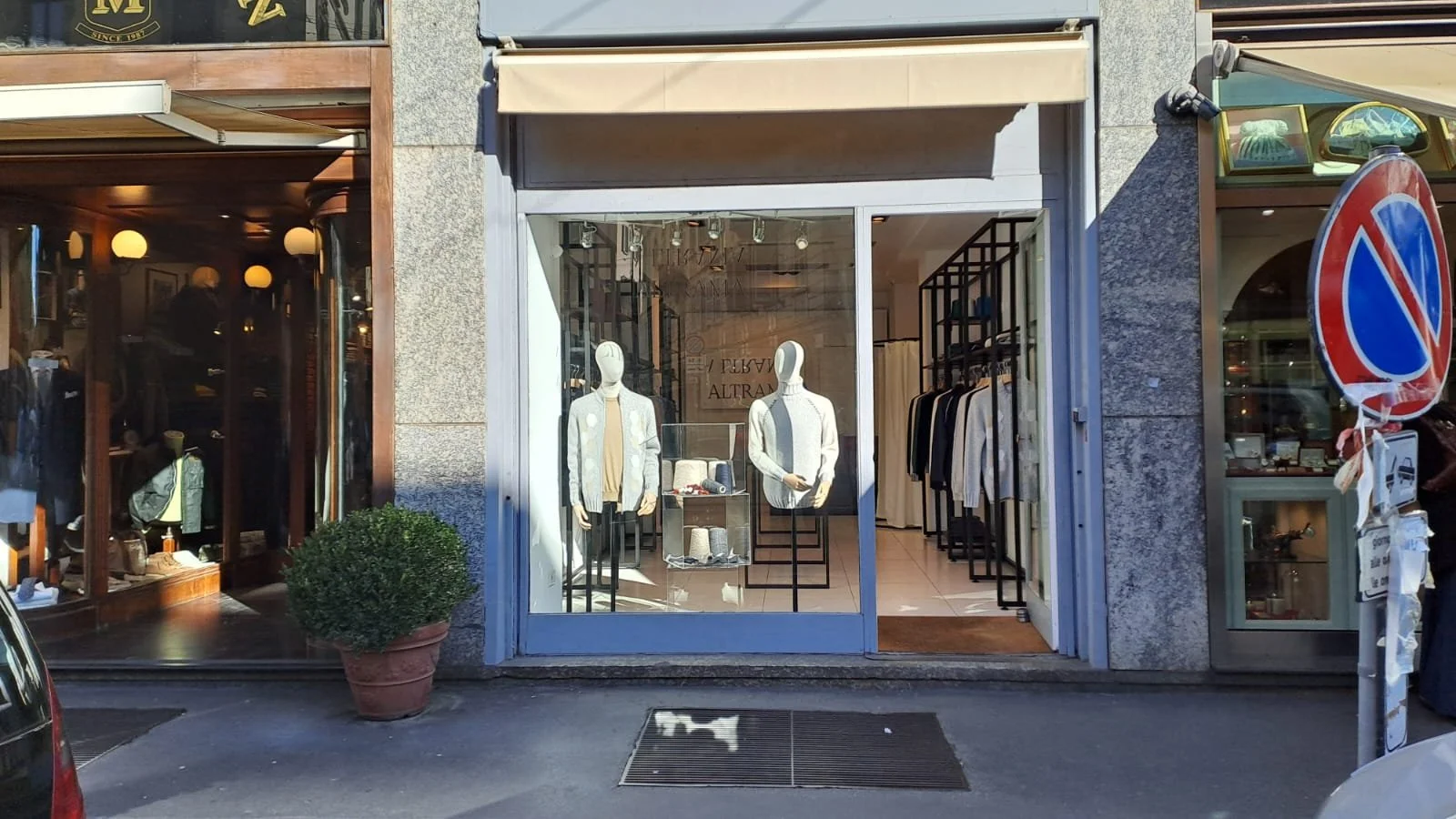 Corso-Magenta-Milano-store-7.jpg