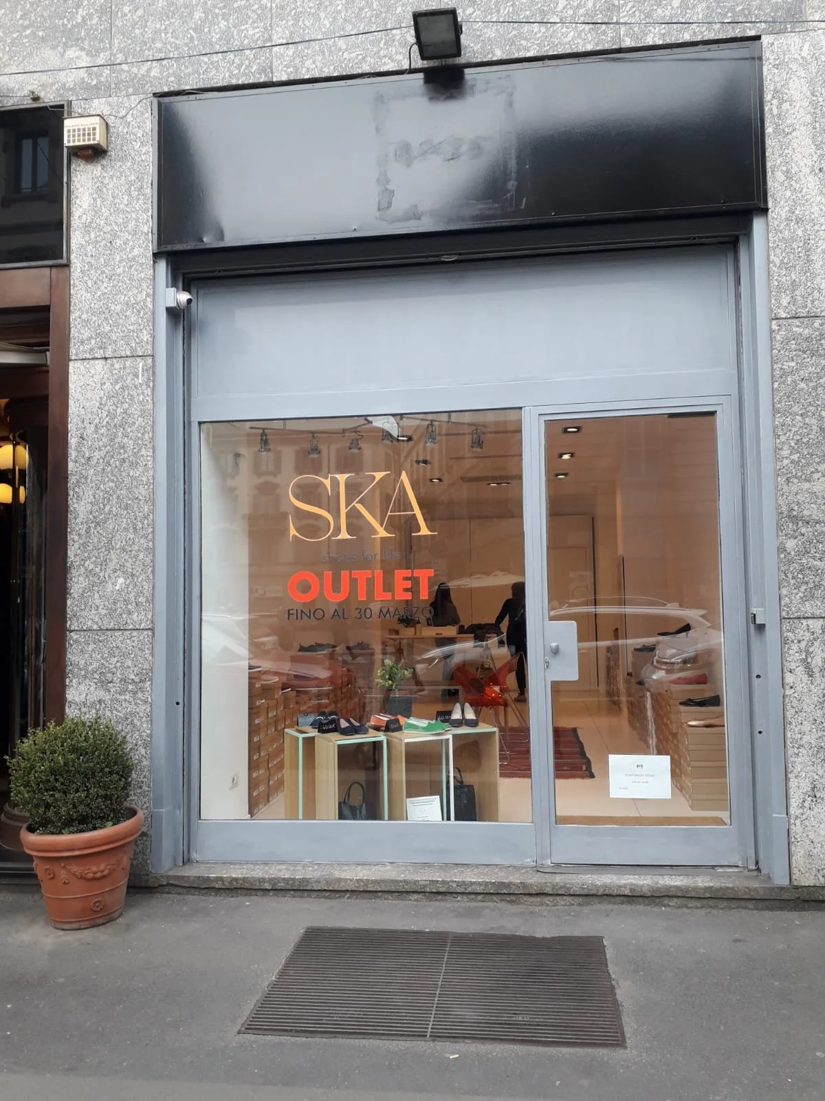 Corso-Magenta-Milano-store-10.jpg