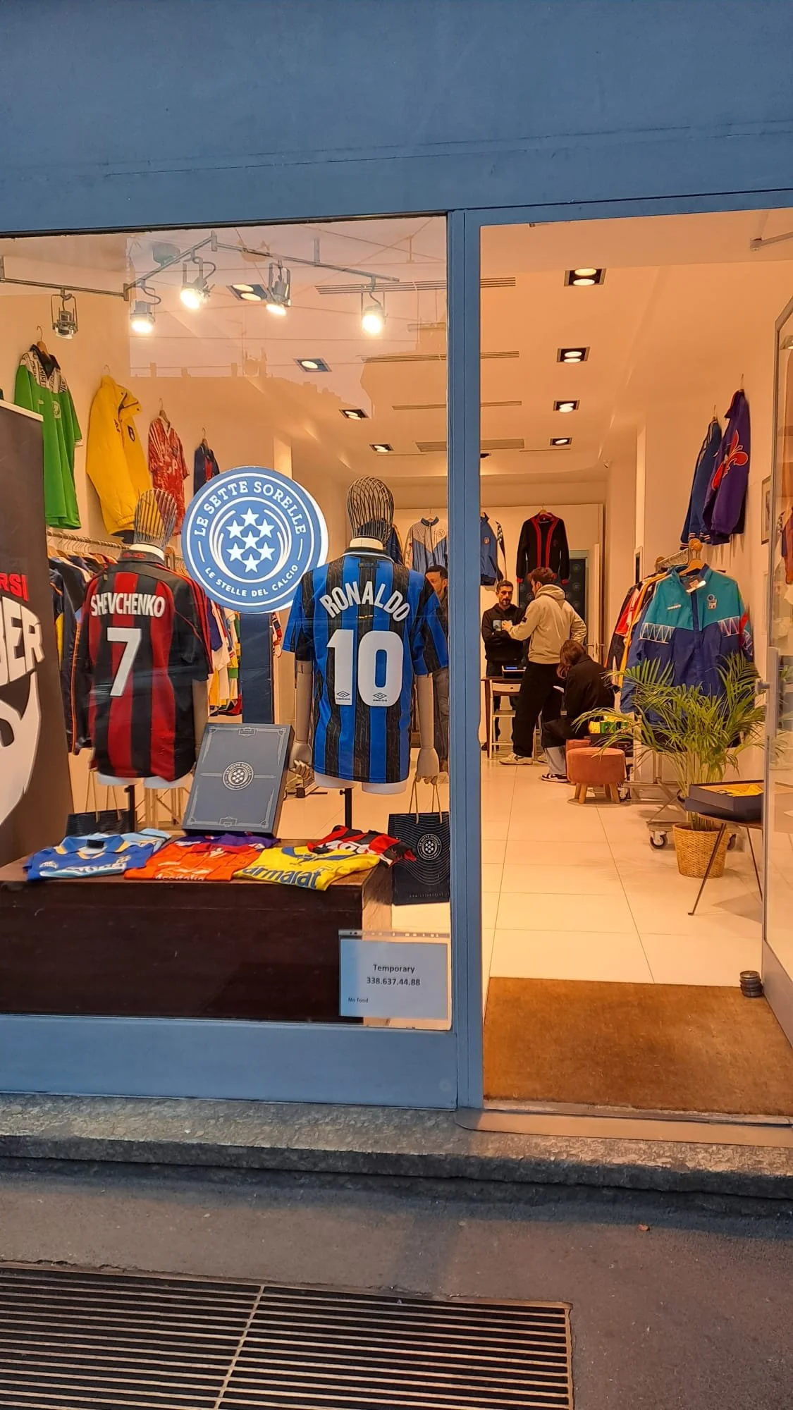 Corso-Magenta-Milano-store-8.jpg