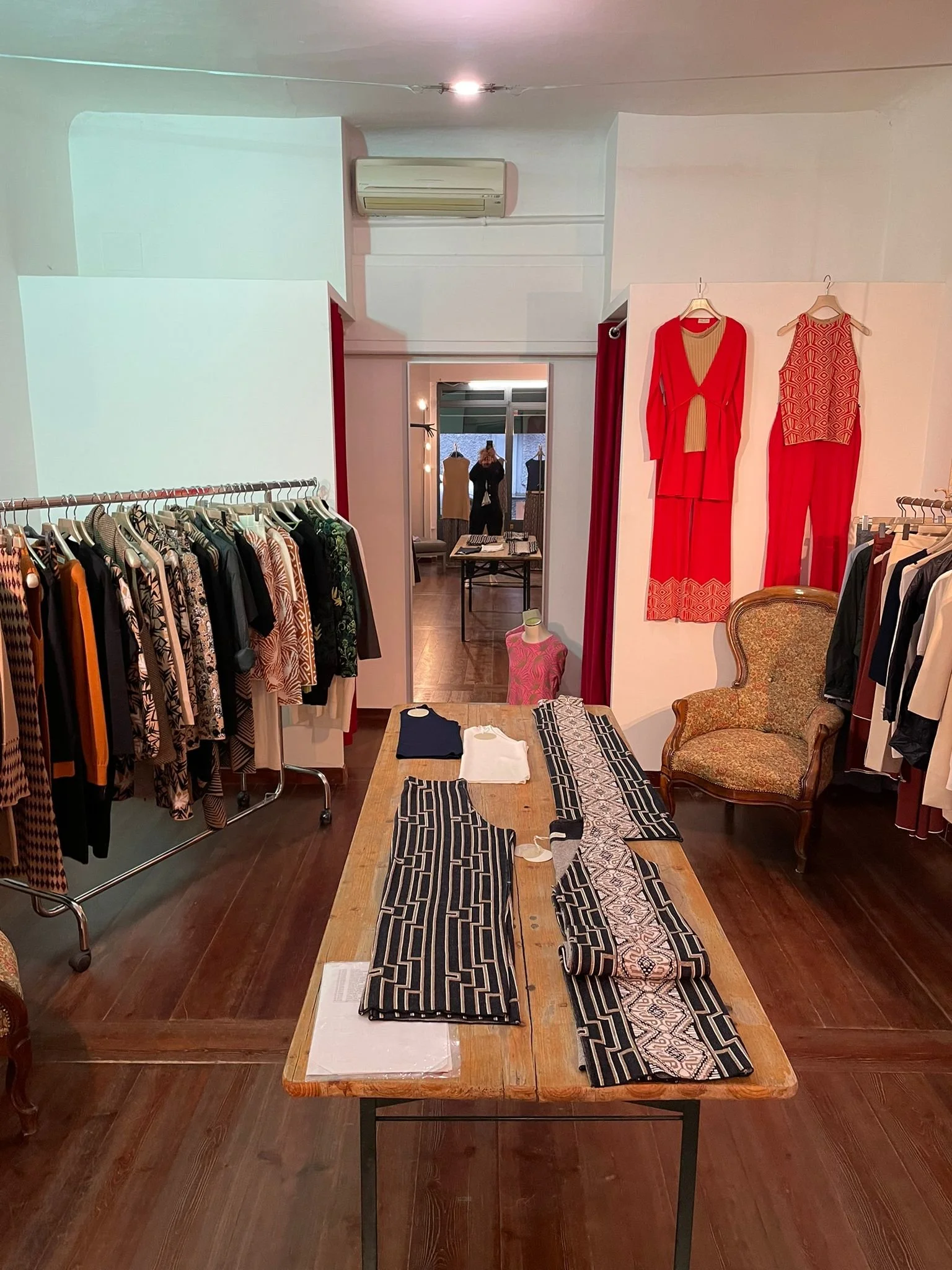 Via-Scarpa-Corso-Vercelli-Milano-store-7.jpg