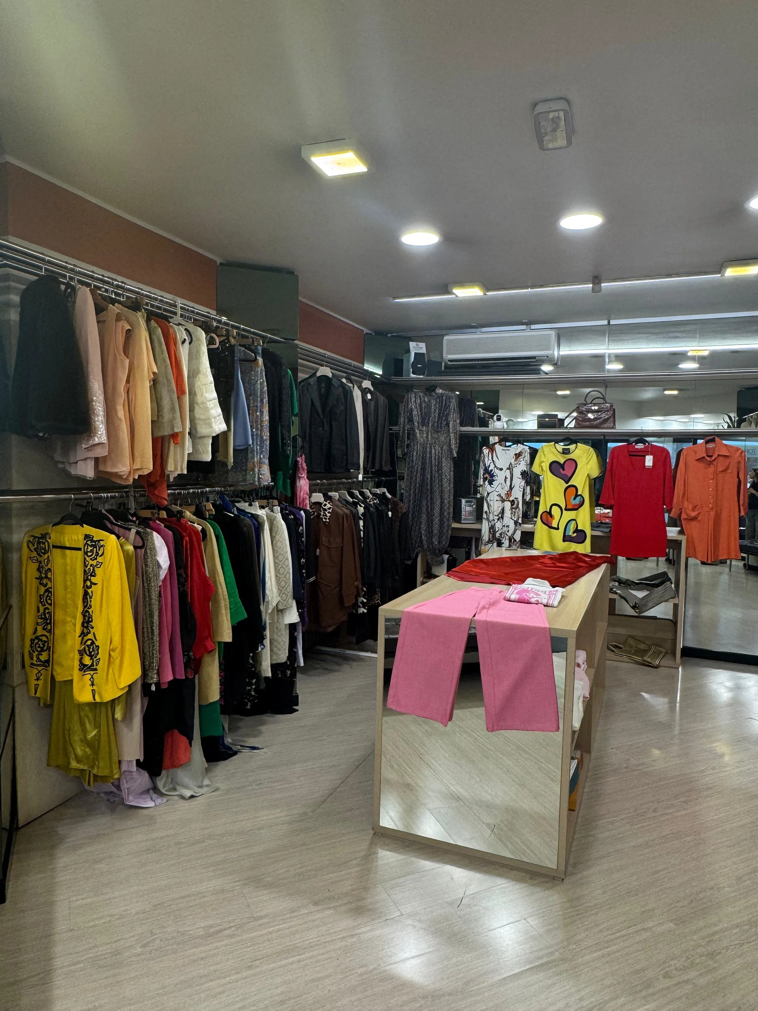 Via-Marghera-Wagner-Milano-store-4.jpg