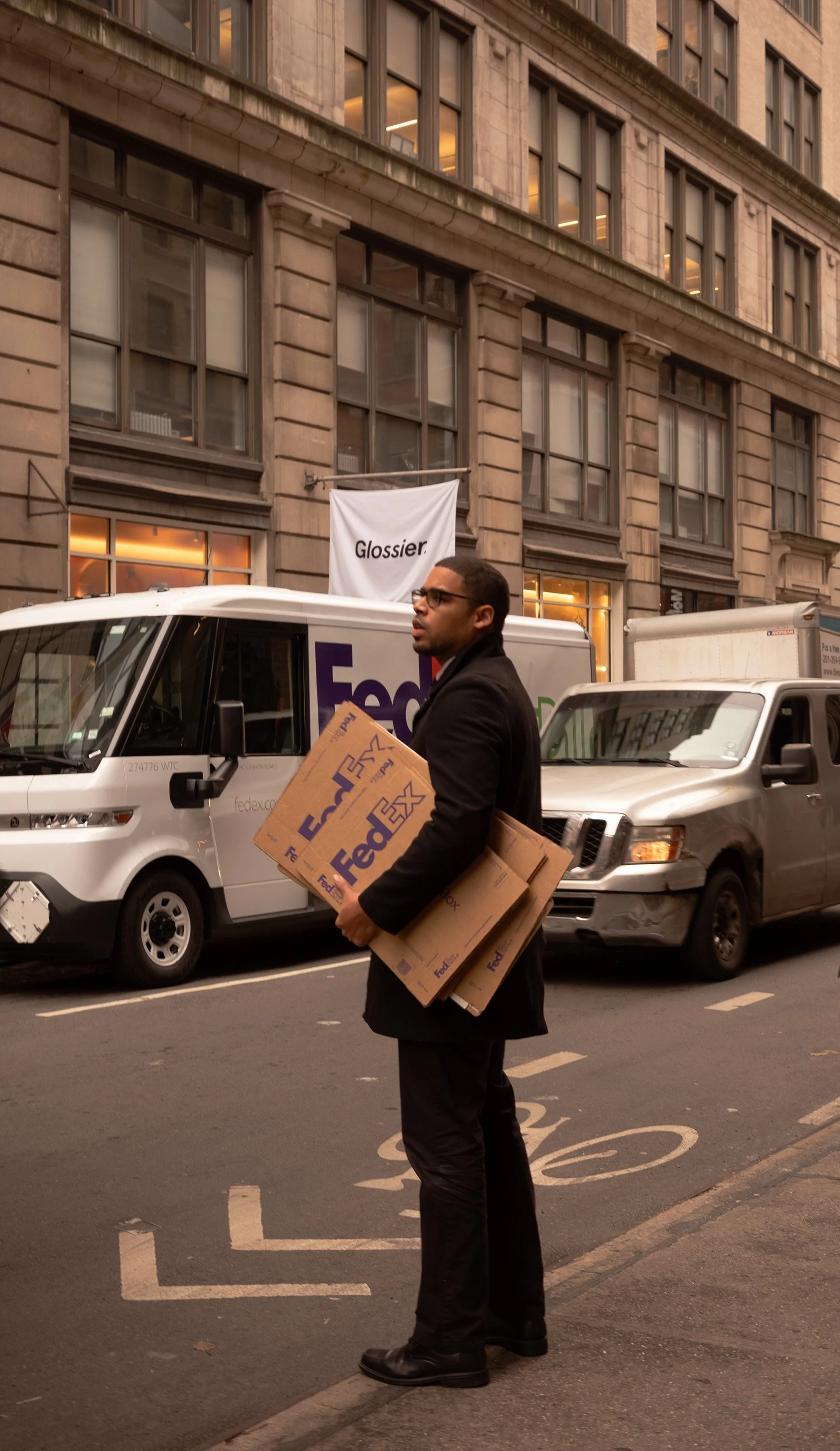 Lee_FedExMan_3#.jpg