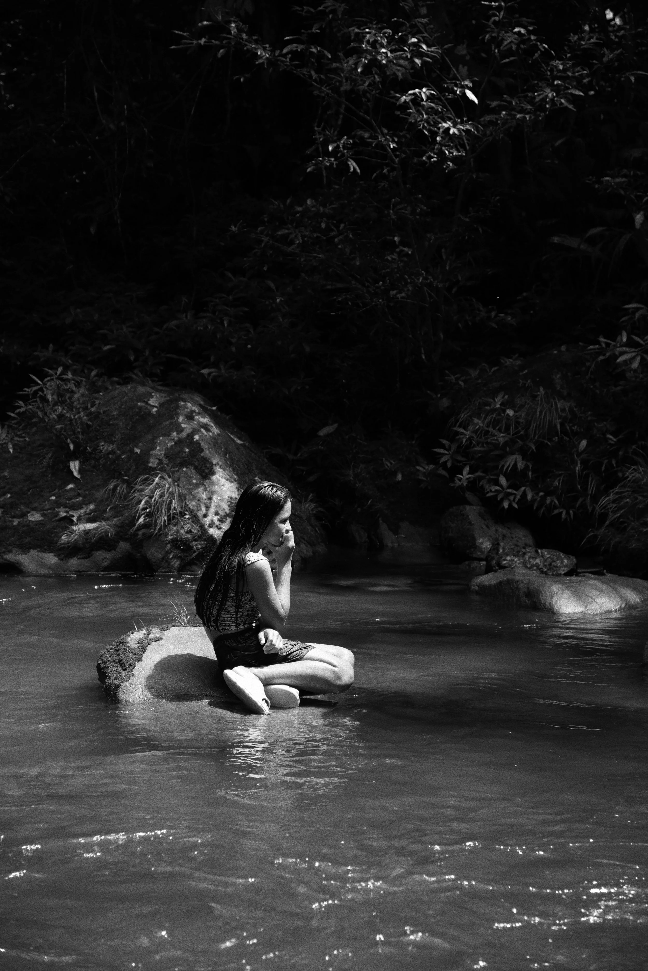 Girl in Amazonas Forest, Peru, Dschungel
