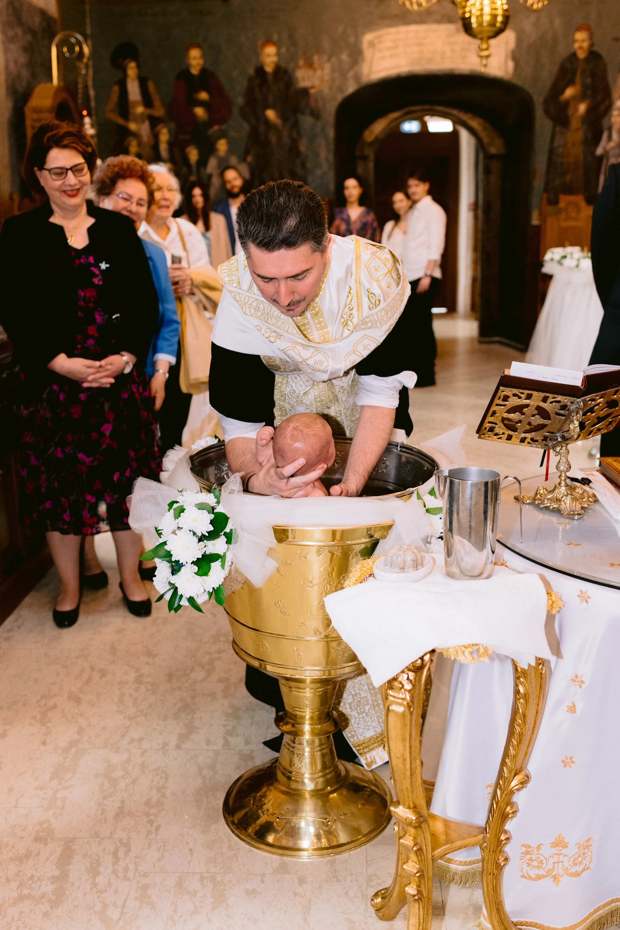 botez la biserica gradina icoanei, Nela&Tiberiu Fotografi de evenimente -37.jpg