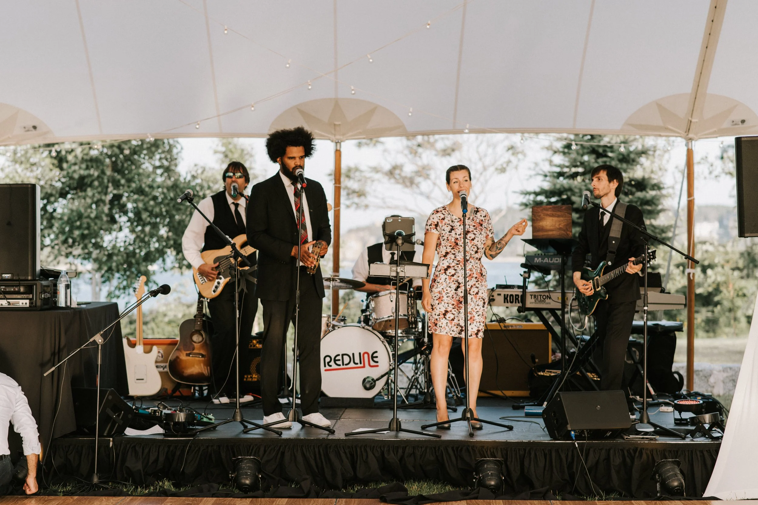 A FAMILY AFFAIR MAINE HOUSE ISLAND WEDDING (9).jpg