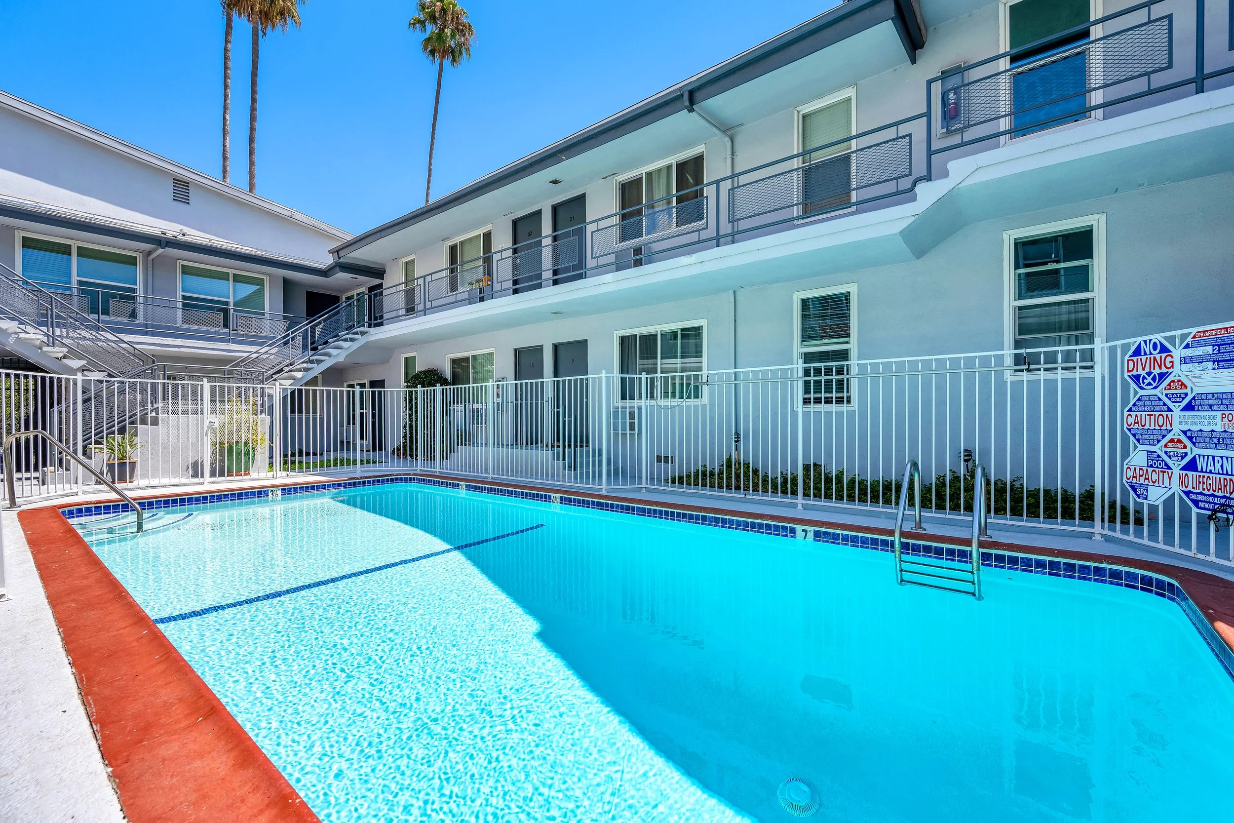 13000 Valleyheart Dr. Studio City Pool