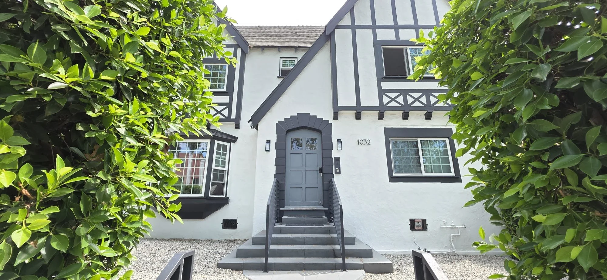 1032 S. Mansfield Ave. Los Angeles, CA 90019 Apartment for Sale