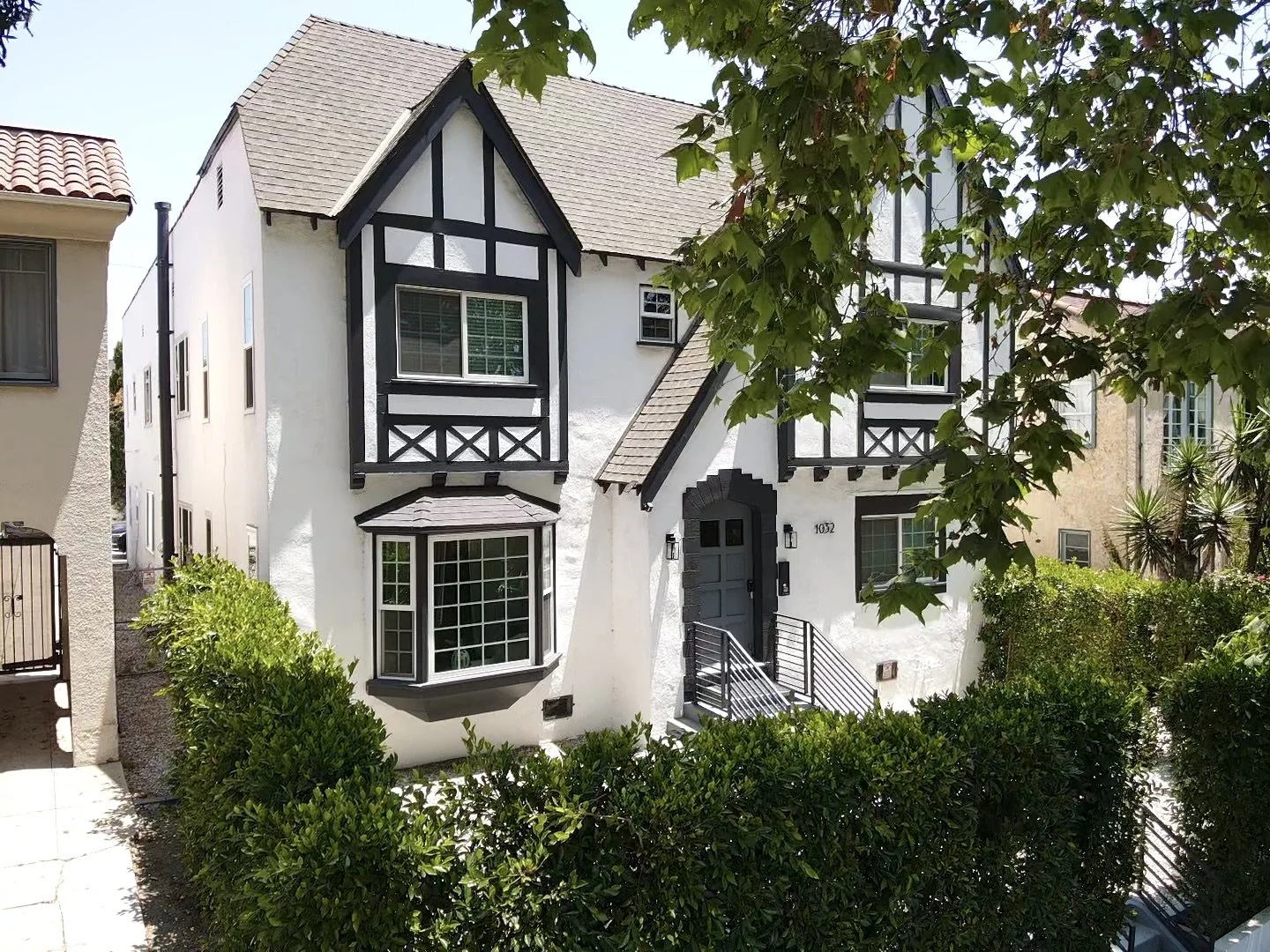 4 Unit apartment building in Miracle Mile Los Angeles, CA for sale Jake Plewa