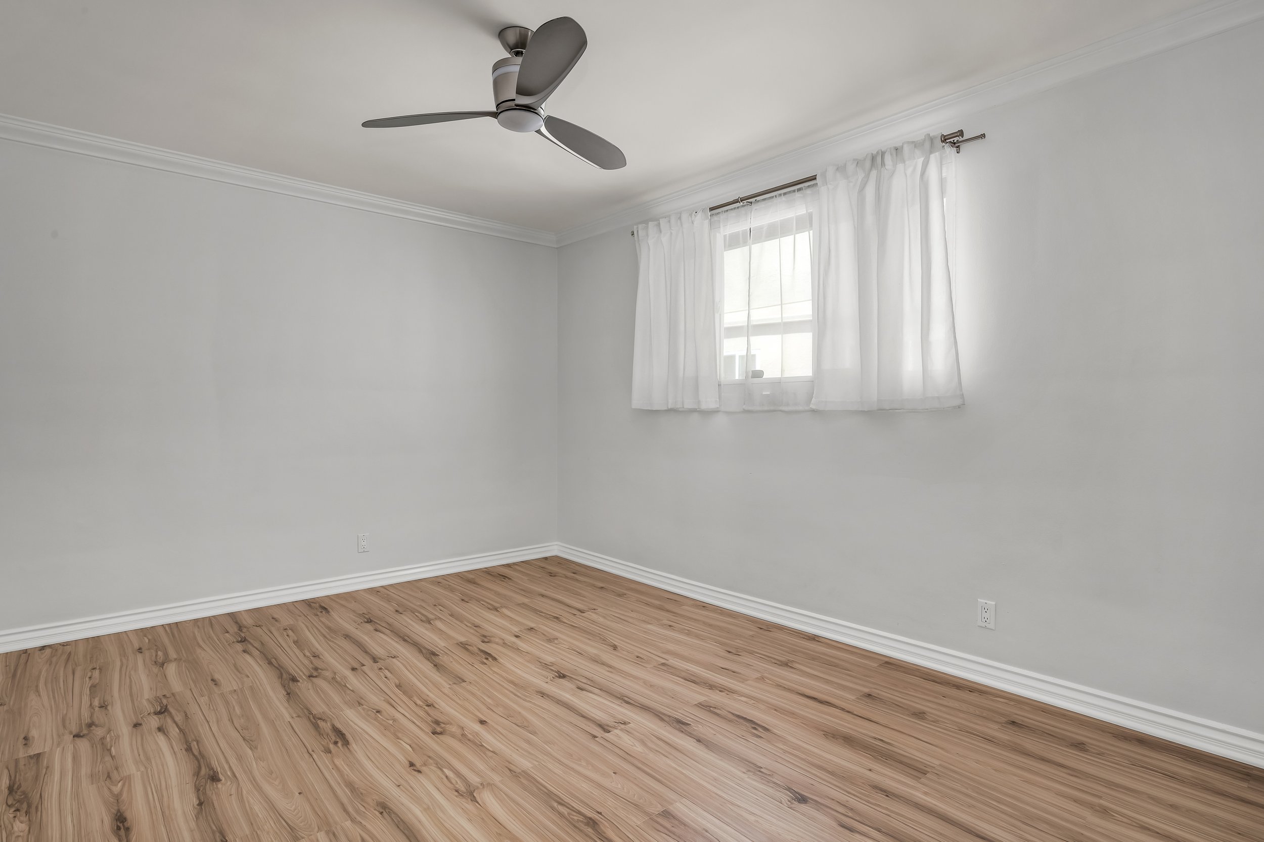 13000 Valleyheart Dr. Studio City Bedroom