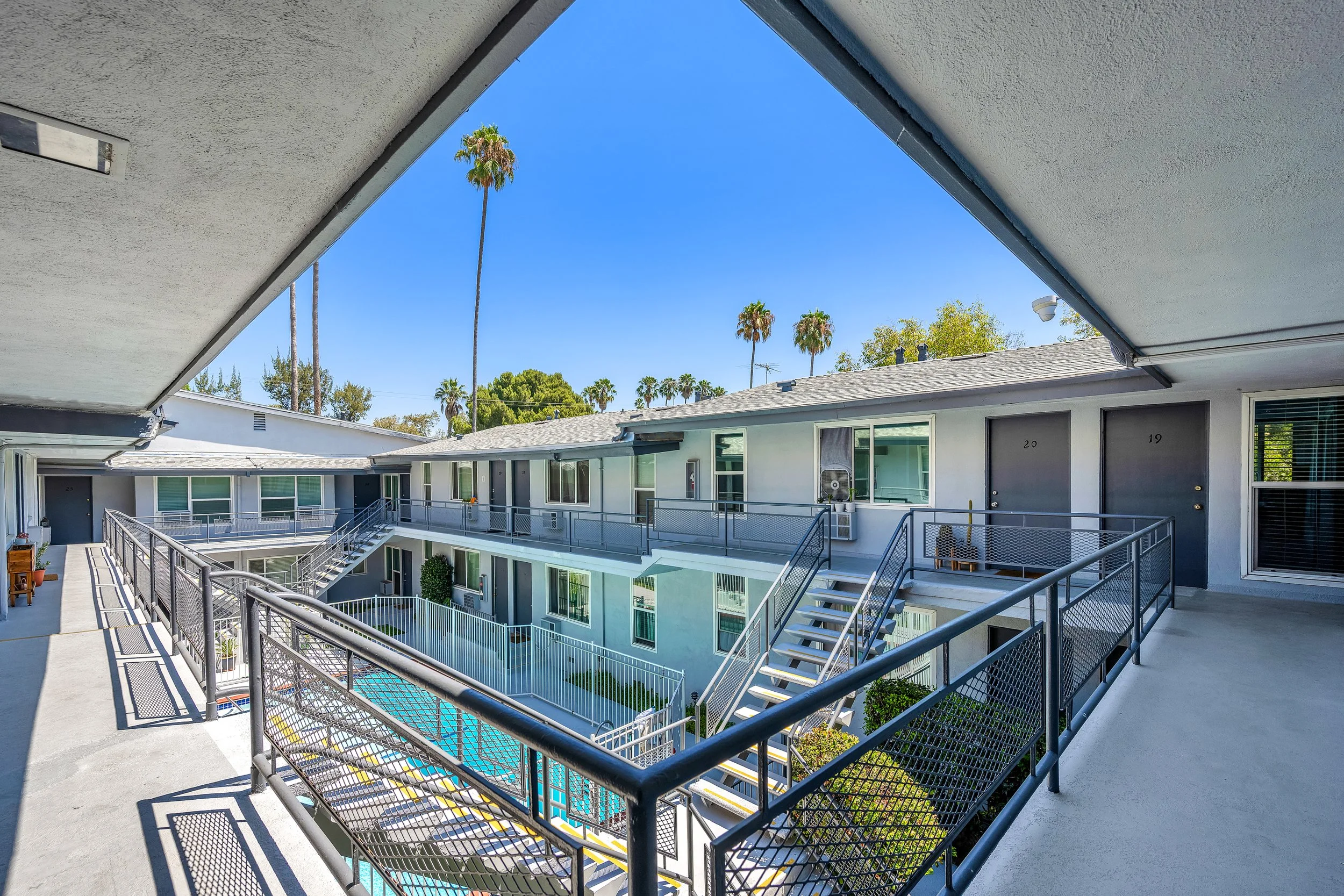 13000 Valleyheart Dr. Studio City - Pool