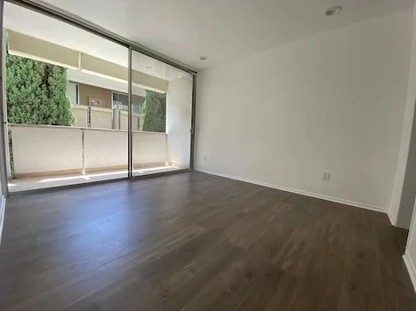 1627 N. Poinsettia Pl. Los Angeles, CA 90046