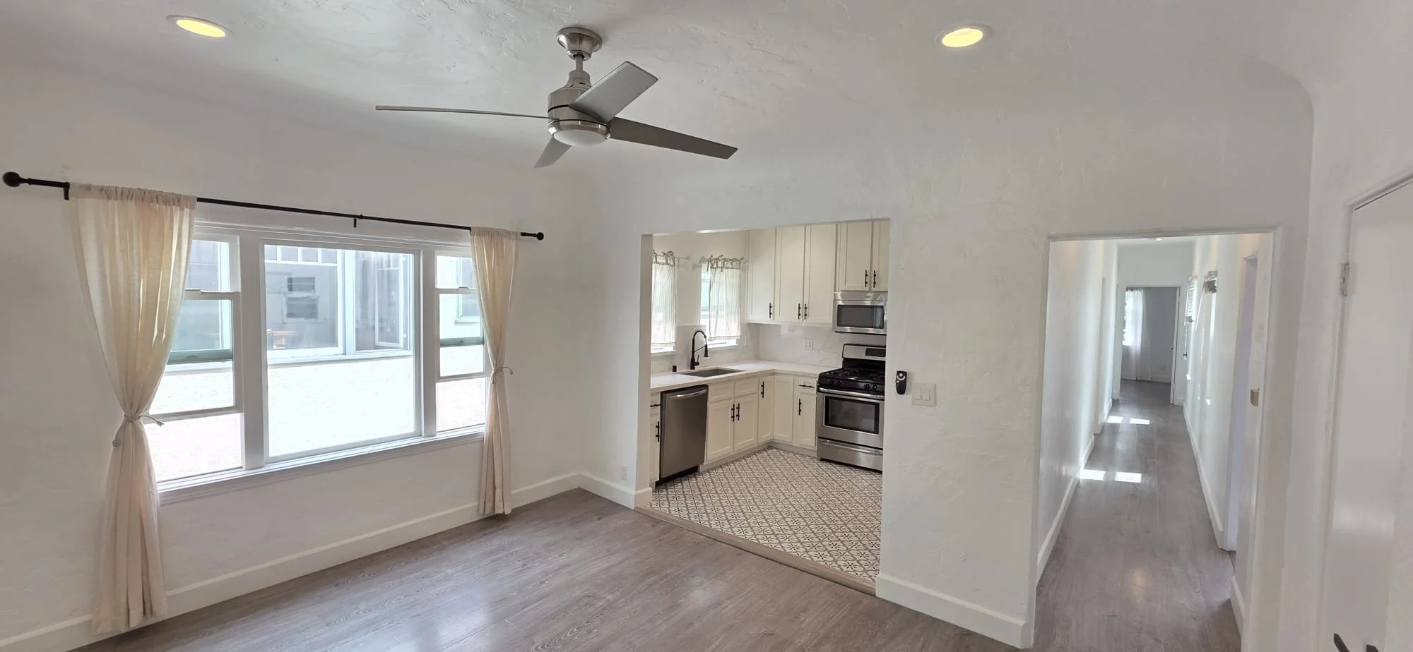 1032 S. Mansfield Ave. Los Angeles, CA 90019 Apartment for Sale