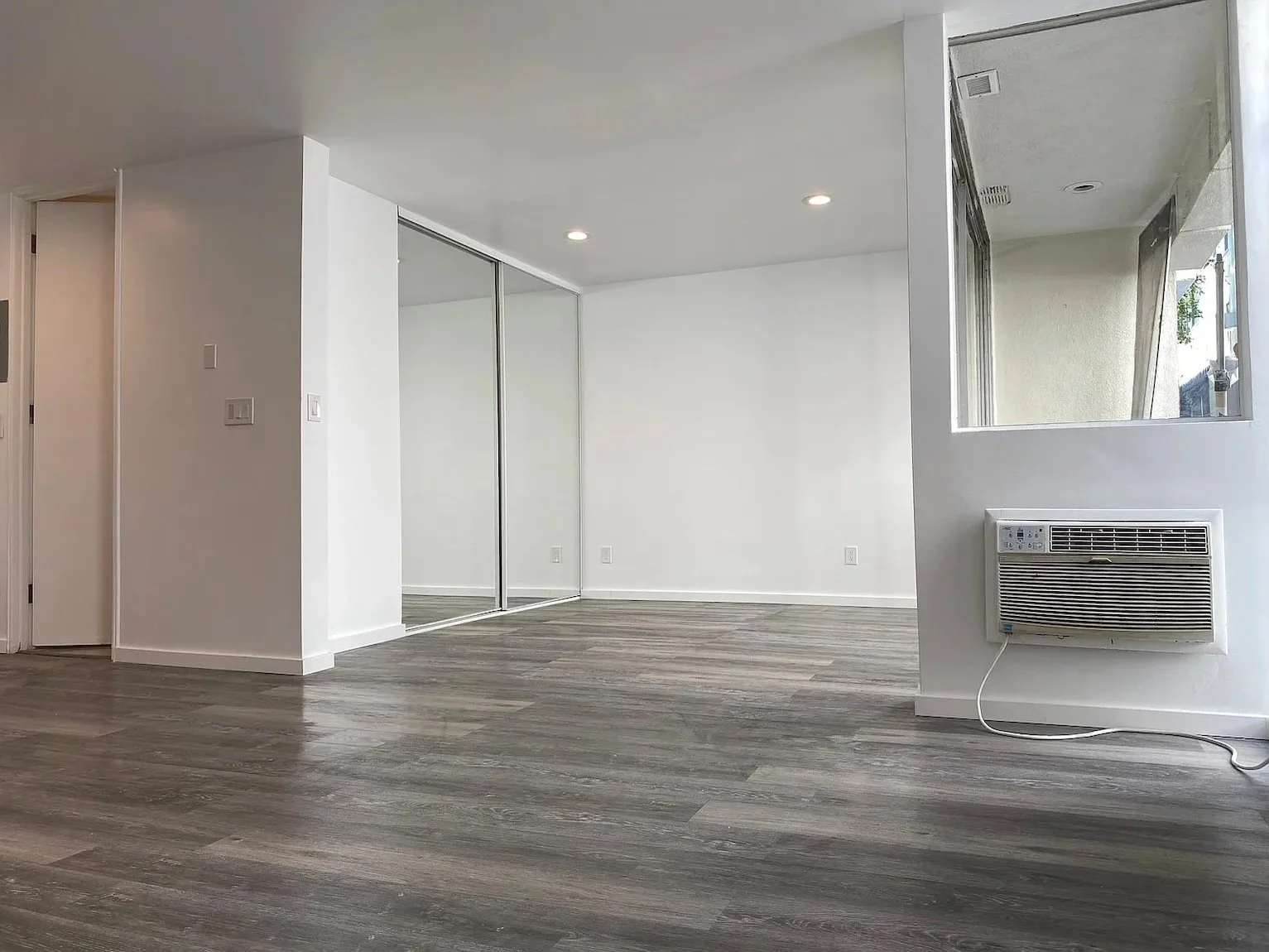 1627 N. Poinsettia Pl. Living Area 