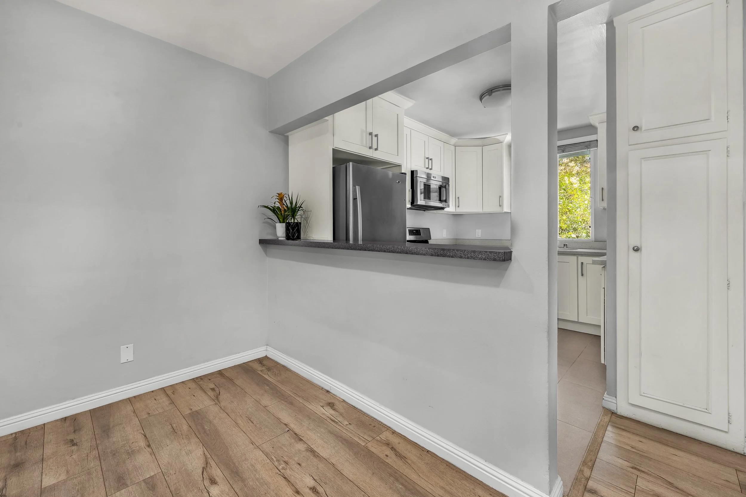 13000 Valleyheart Dr. Studio City 