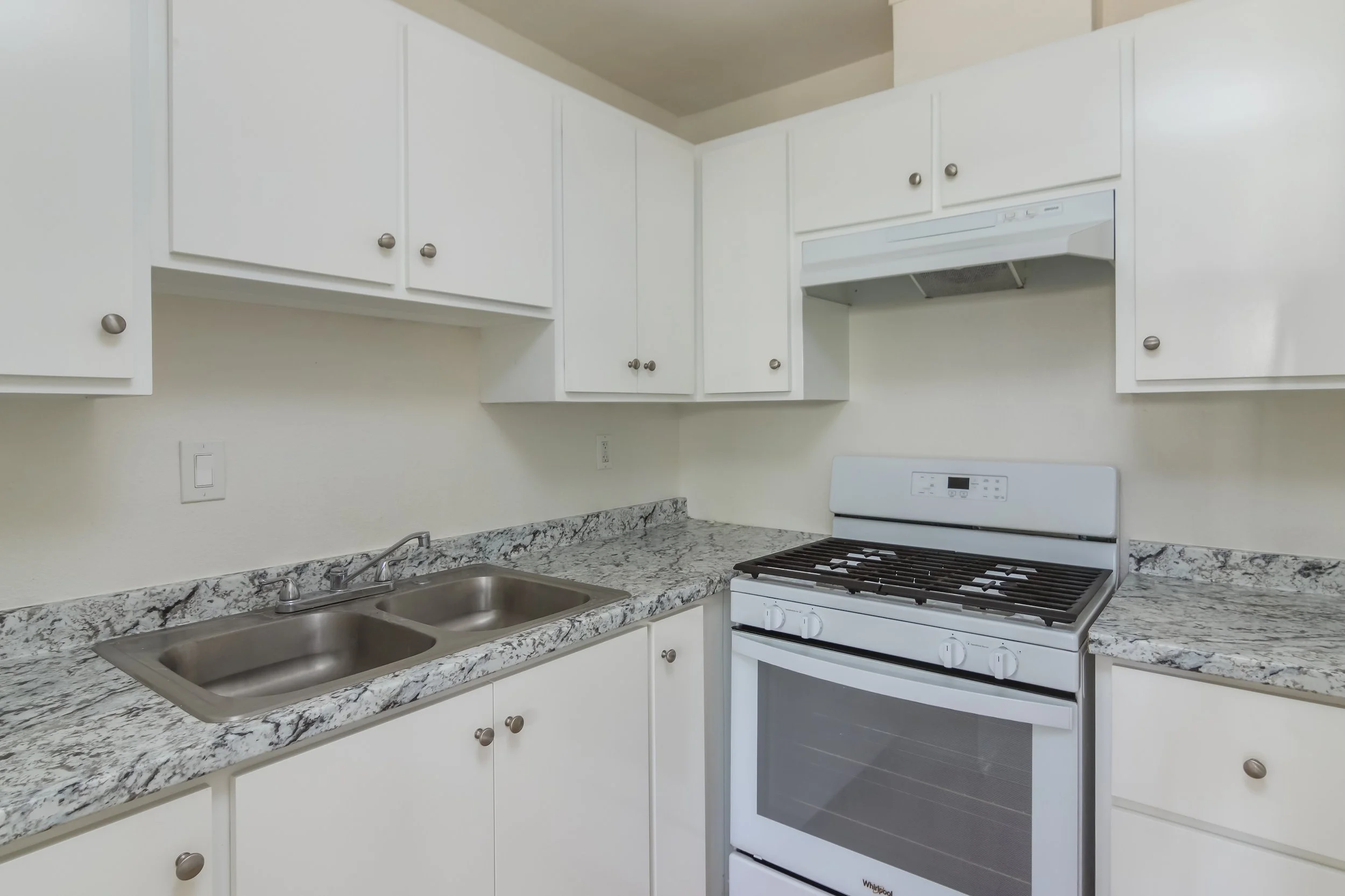 819-wright-ave-old-pasadena-kitchen-by-jake-plewa.jpeg
