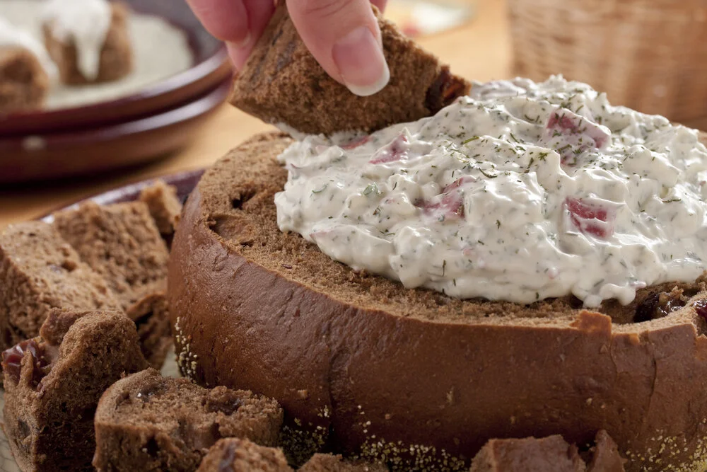 Bread-Bowl-Dip_ExtraLarge1000_ID-1055104.jpg