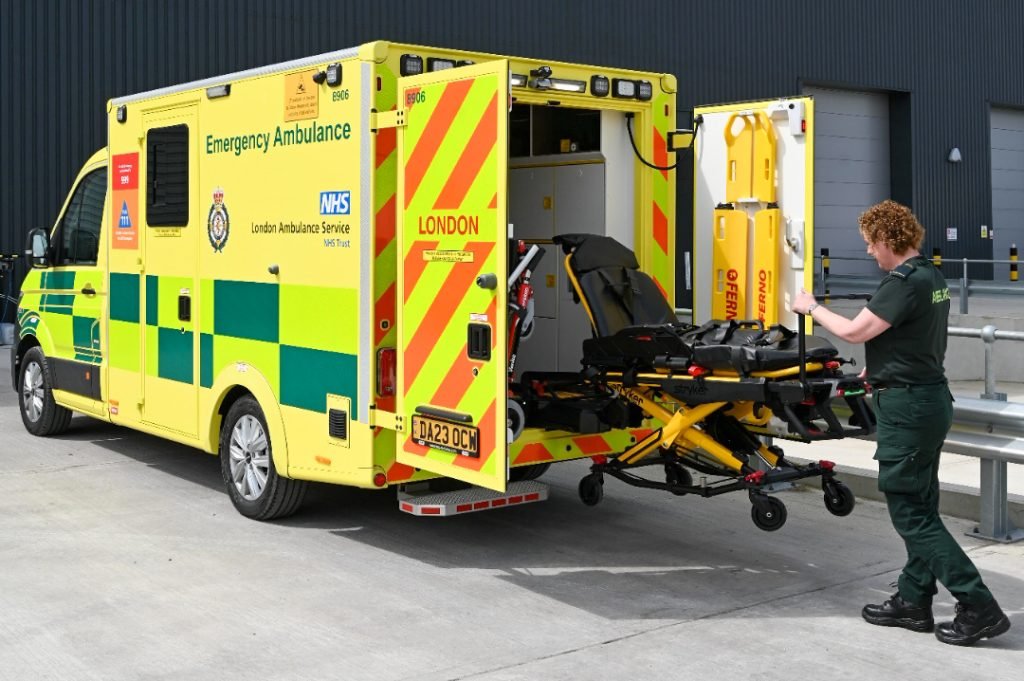 New-Ambulances-Rainham-April2023-Doors-1024x681.jpg