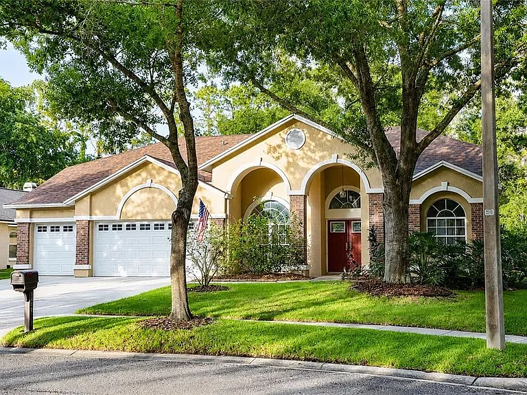 5622 Glencrest Blvd - Tampa, FL