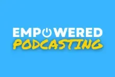 Logotipo con fondo azul que dice 'Empowered Podcasting' en letras blancas y amarillas.