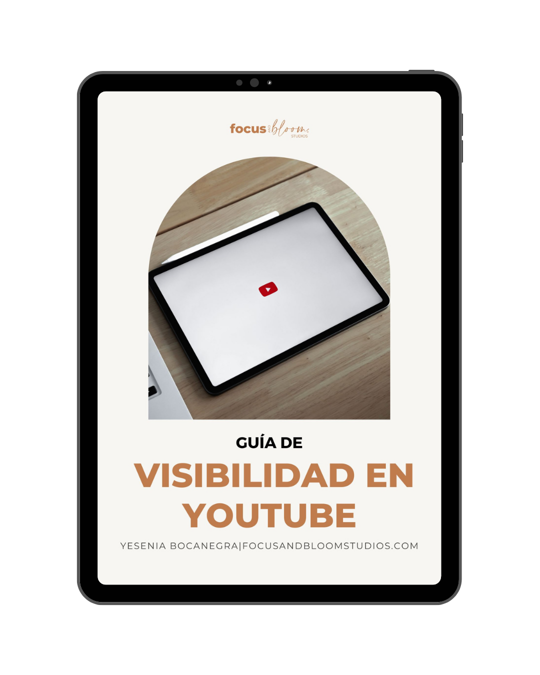 Guía en una tableta sobre la visibilidad en YouTube, incluye una foto de una tableta con el logotipo de YouTube y texto en español.