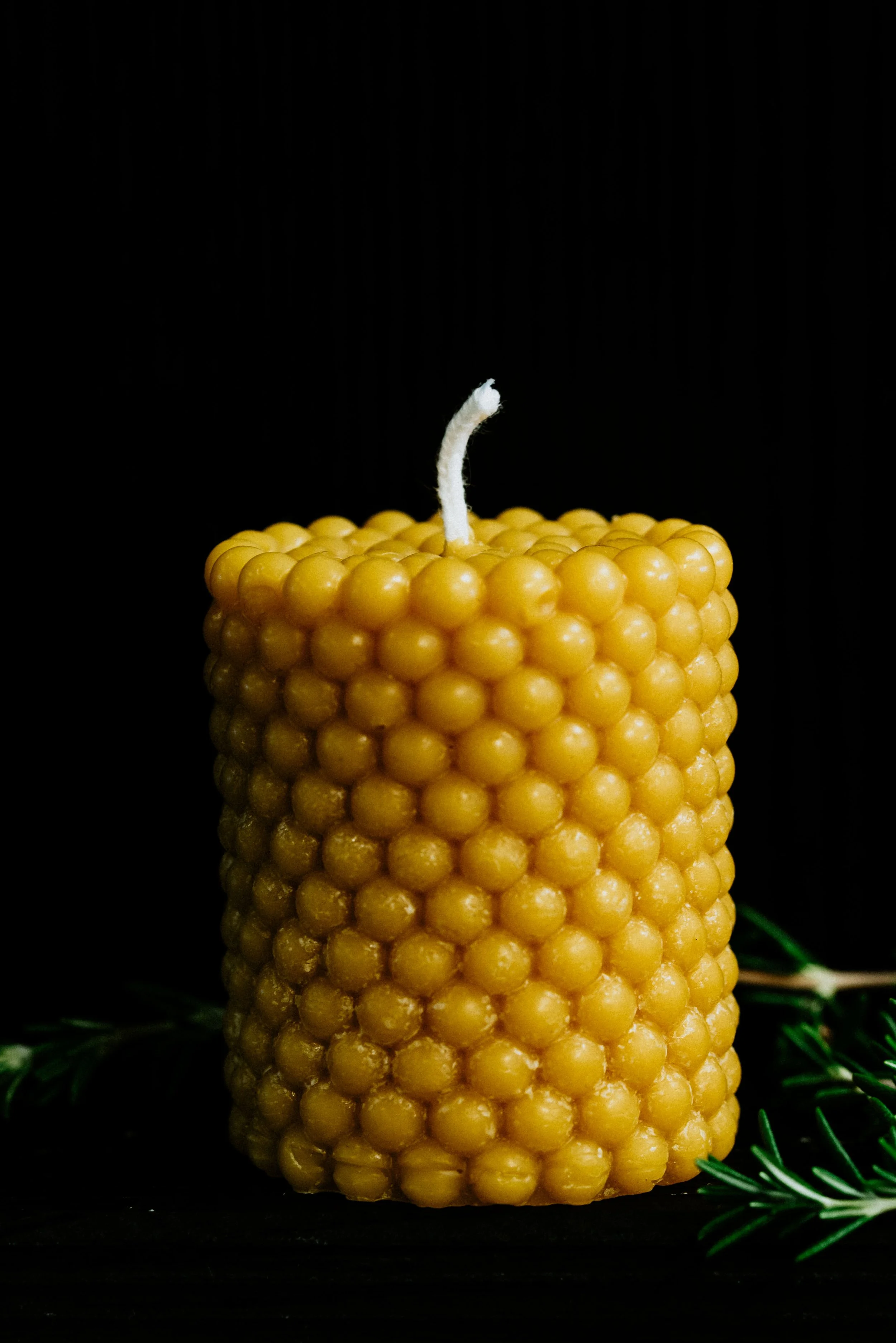 Handmade Pure Beeswax Candle : Cylinder Round