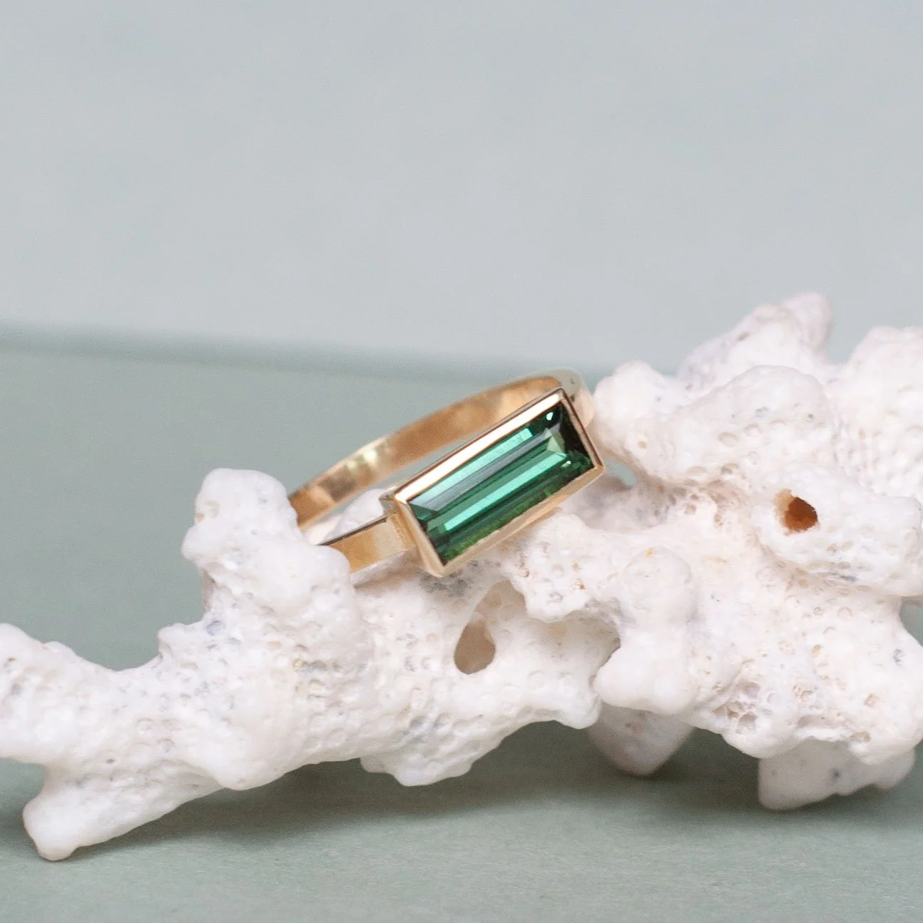 18K GG ring baguette tourmalijn 2 .jpg