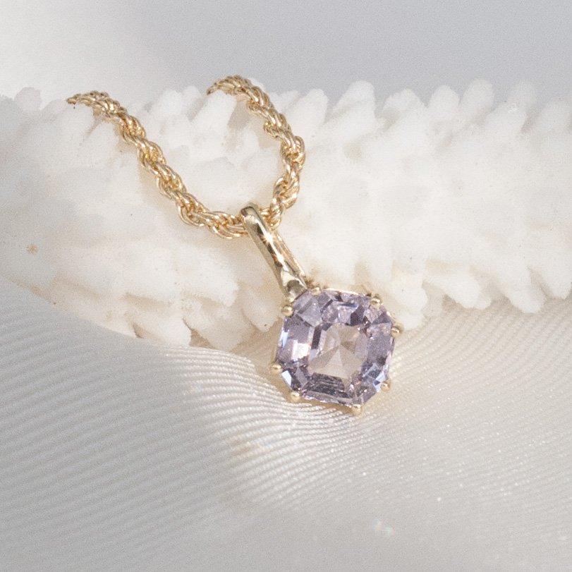 18K GG ketting spinel 2.jpg