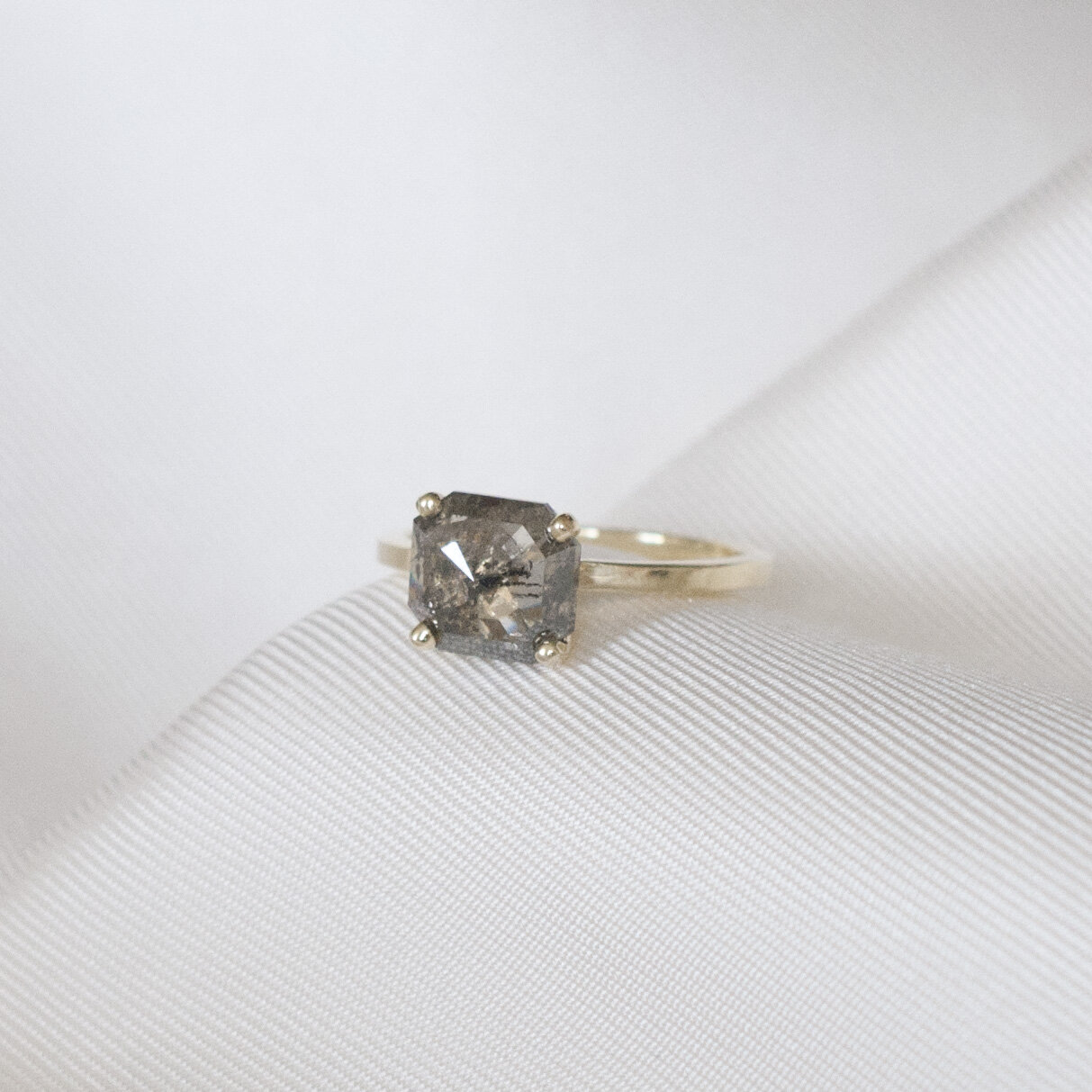 18k  pepper and salt ring 4.jpg