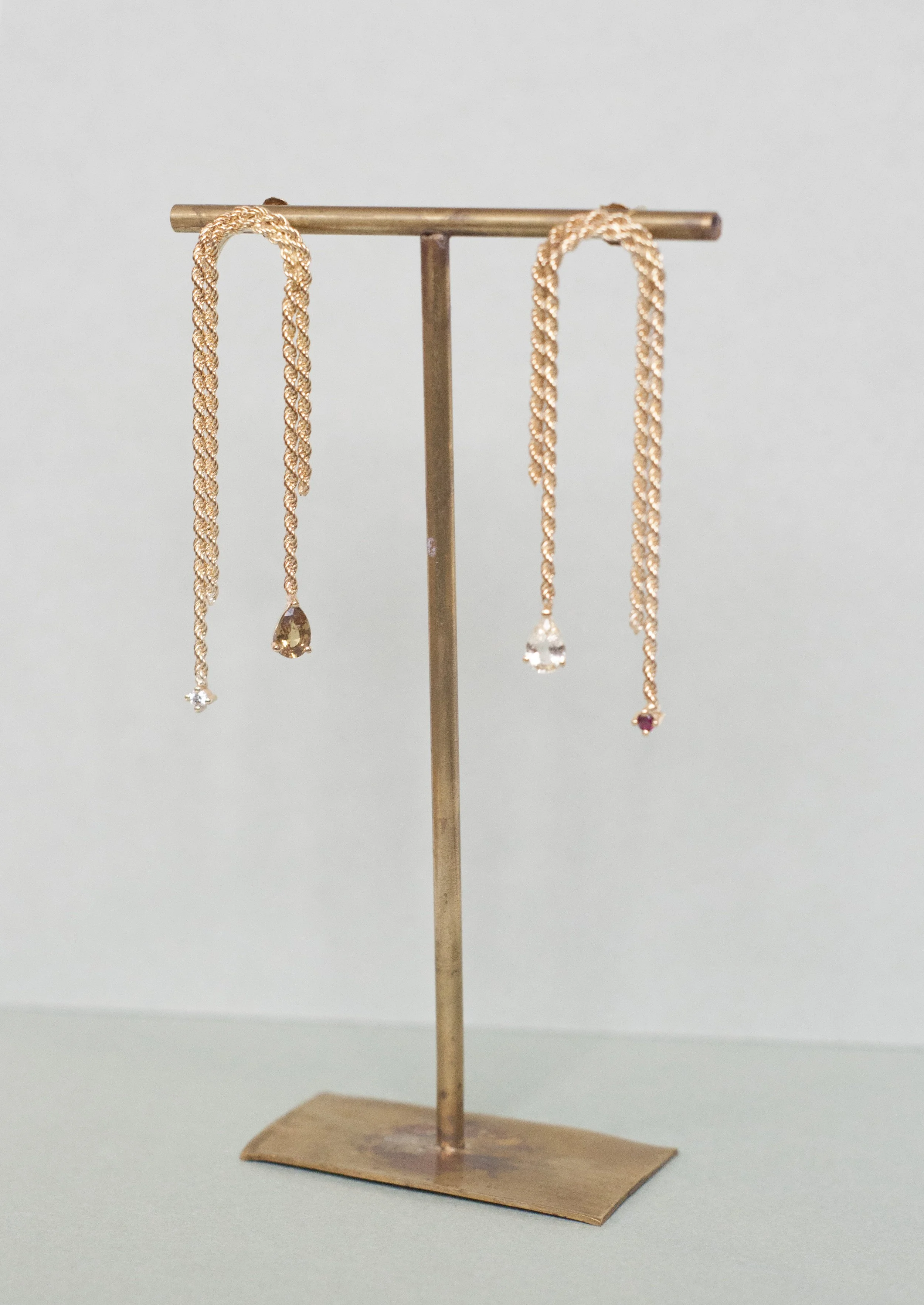 18k gg oorbellen saffier diamant robijn.jpg