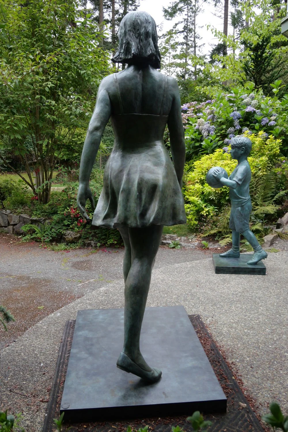 Looking-for-Love-Sculpture-3.jpg