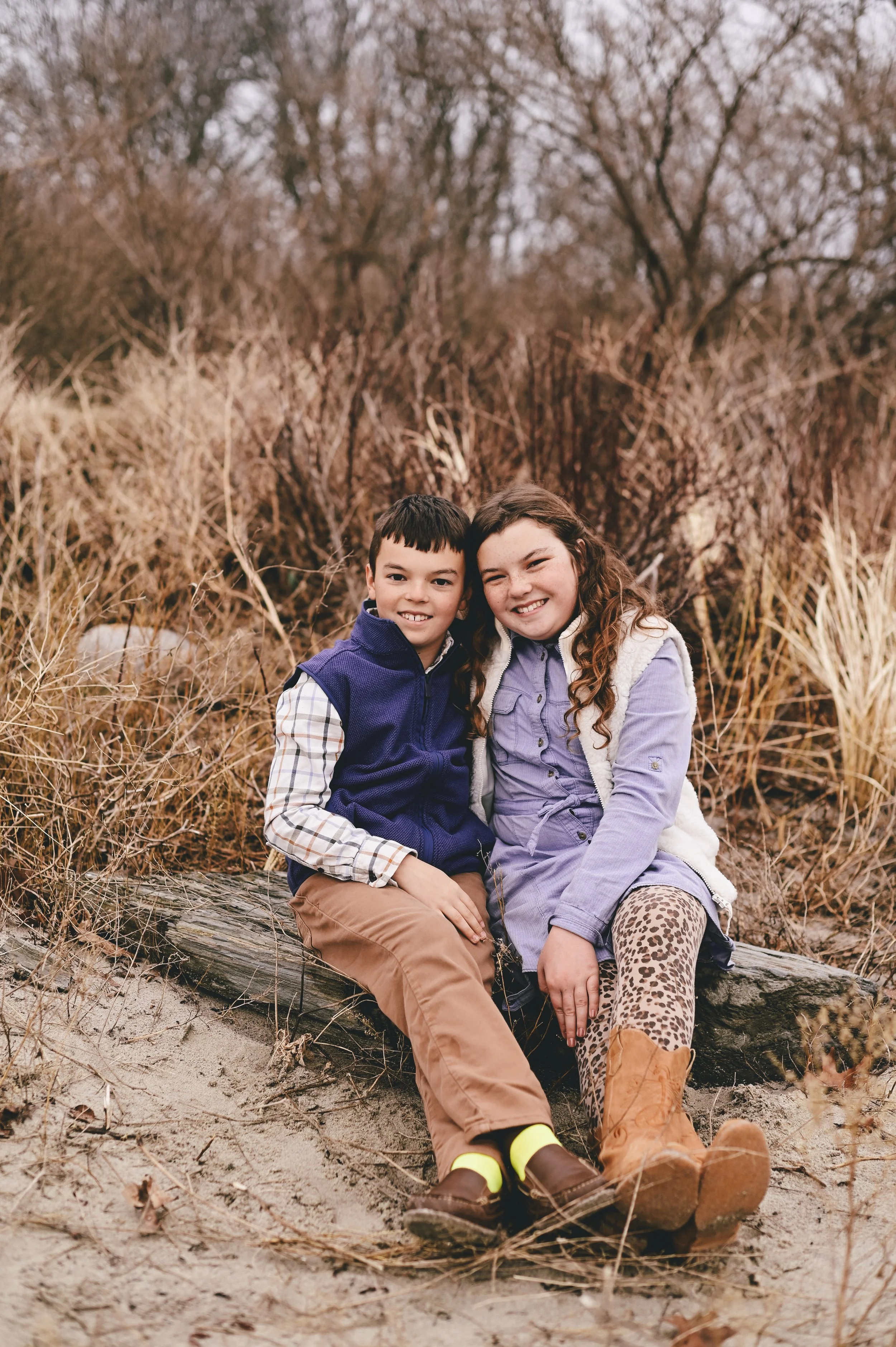 photography-sibling-portrait-beach.jpg