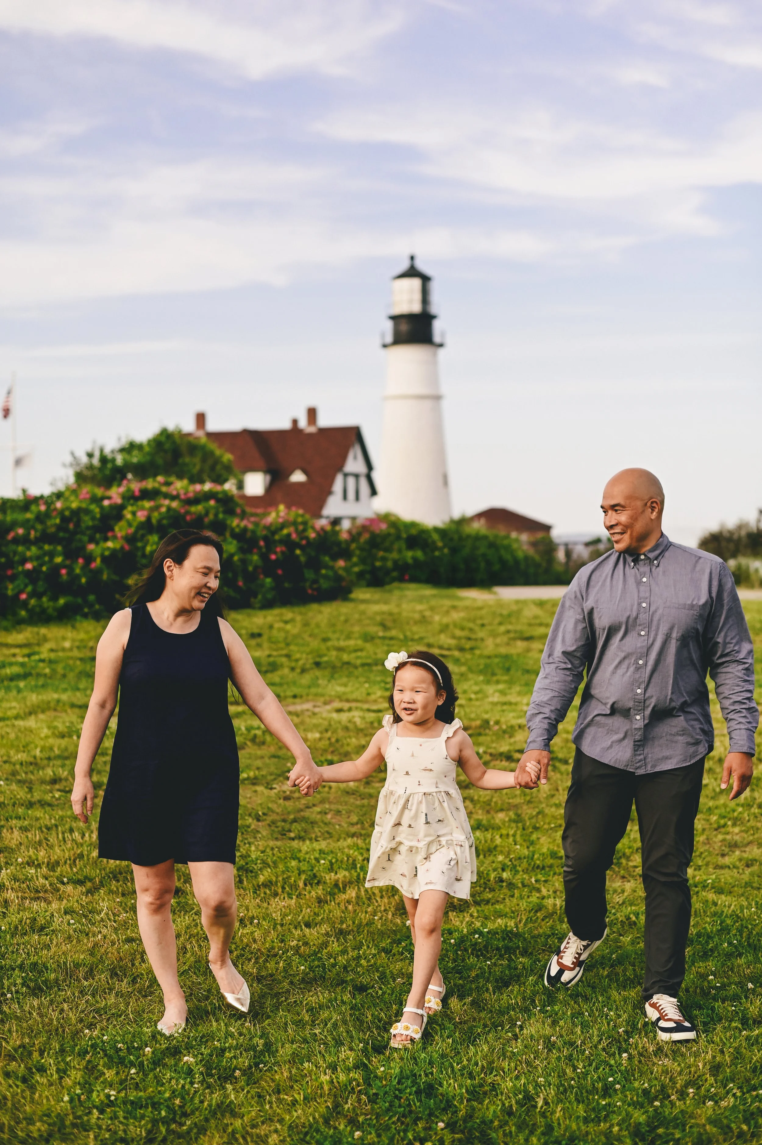 maine-lighthouse-family-portrait.jpg