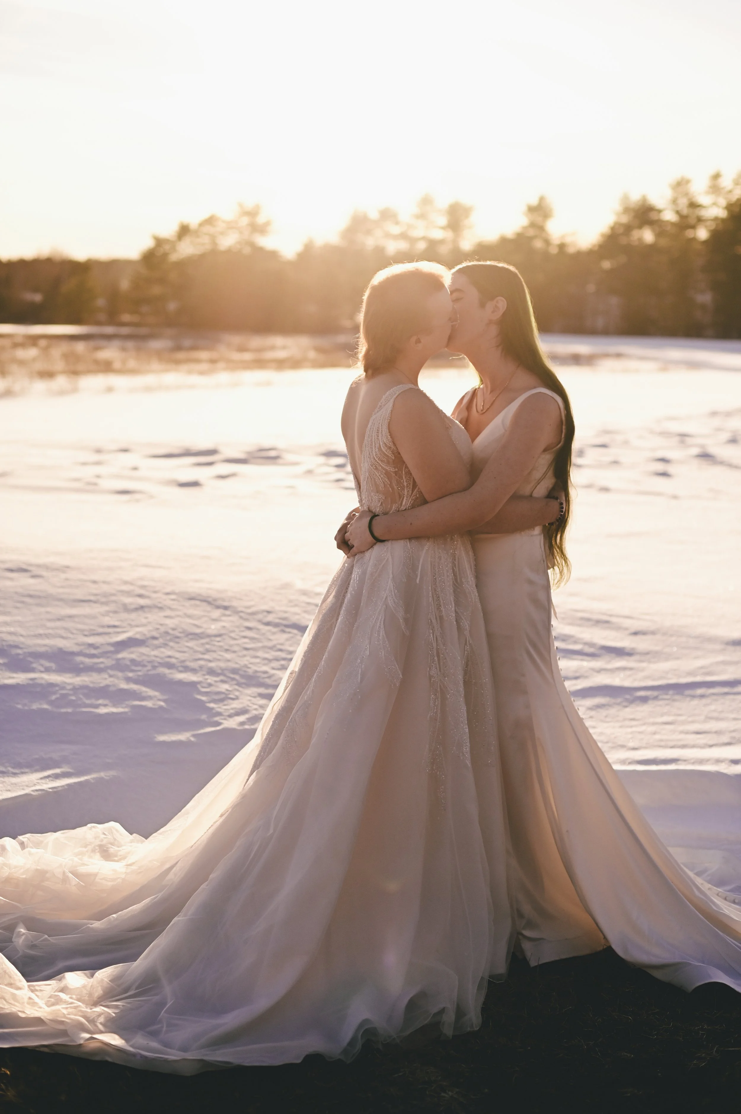 brides-kiss-wedding-photography.jpg